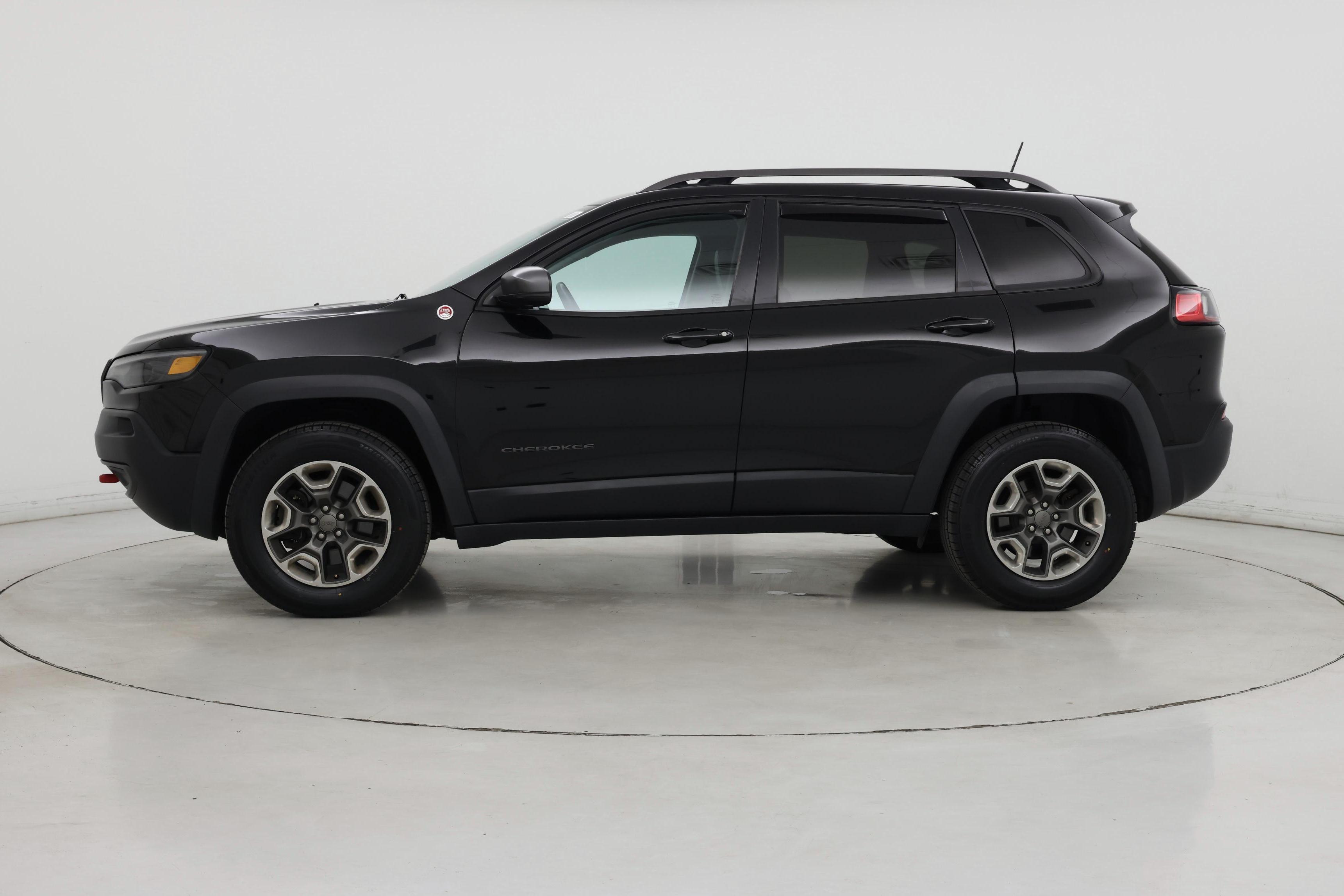 Thumbnail: 2019 Jeep Cherokee - 3