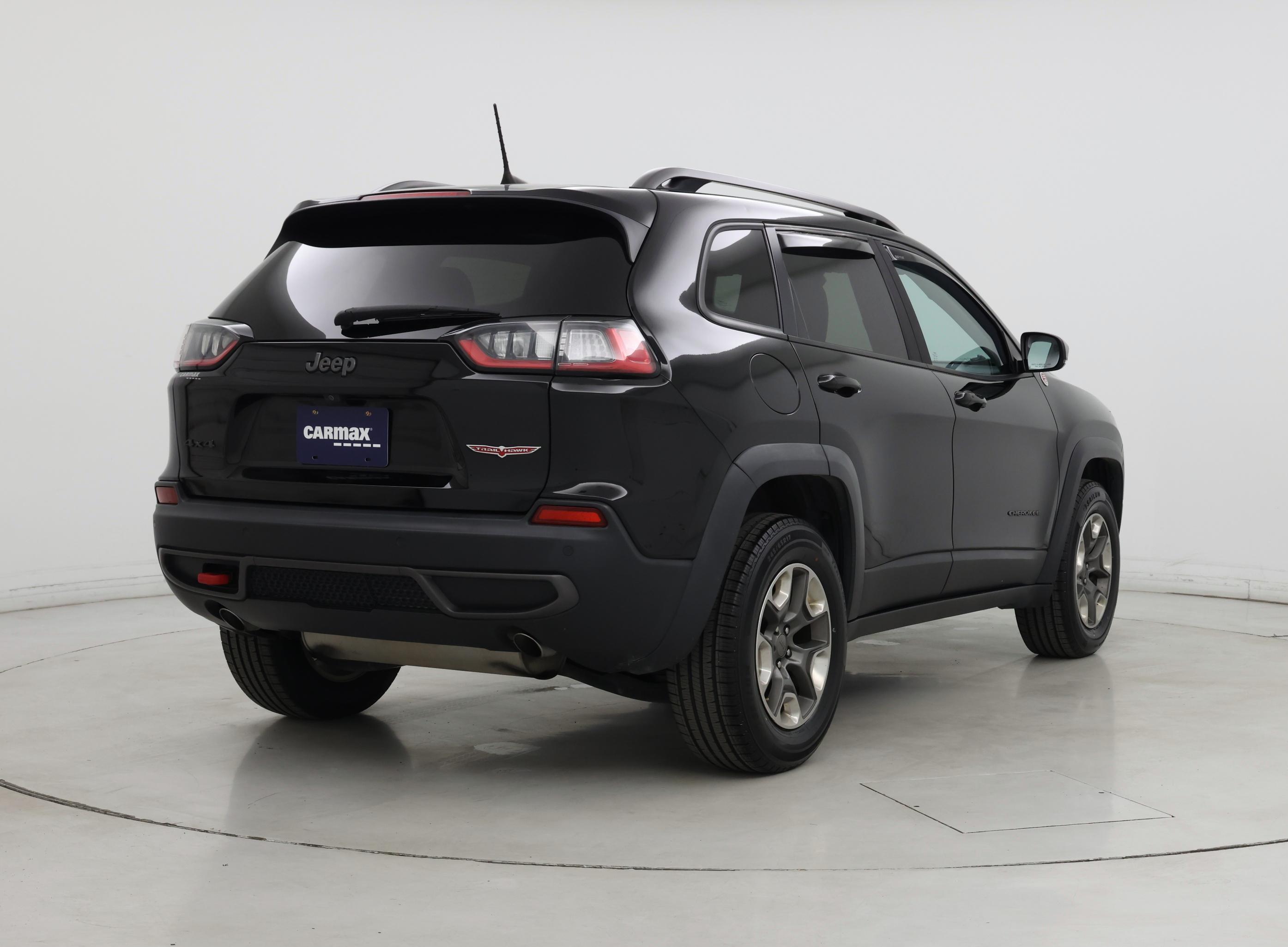 Thumbnail: 2019 Jeep Cherokee - 8