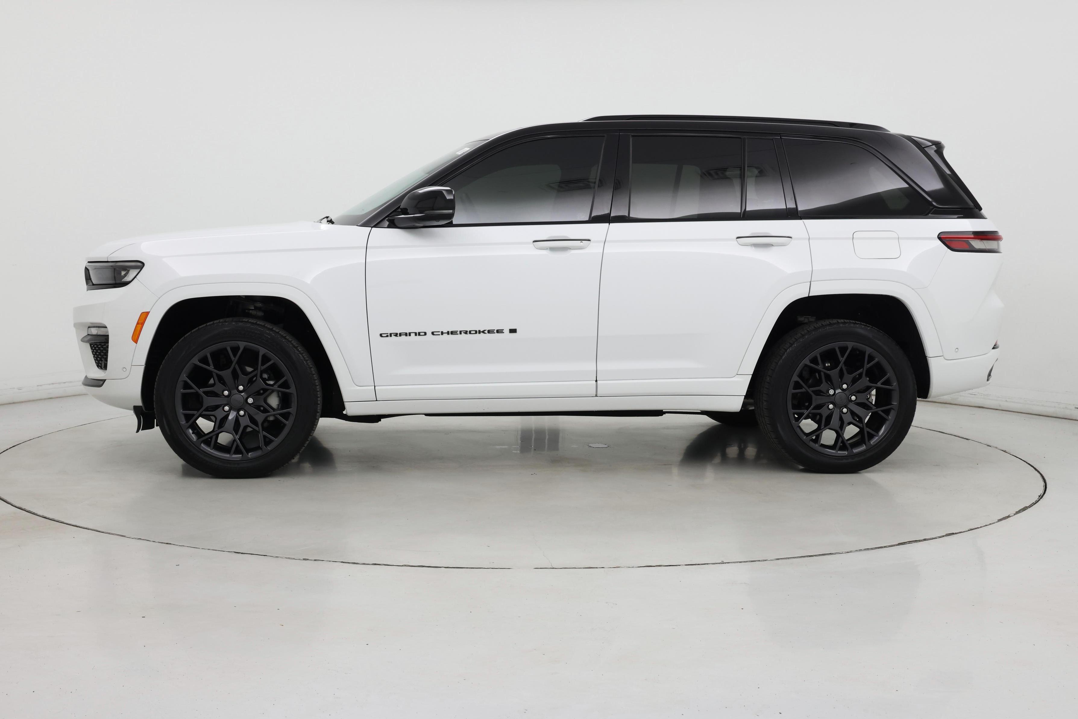 Thumbnail: 2025 Jeep Grand Cherokee - 3