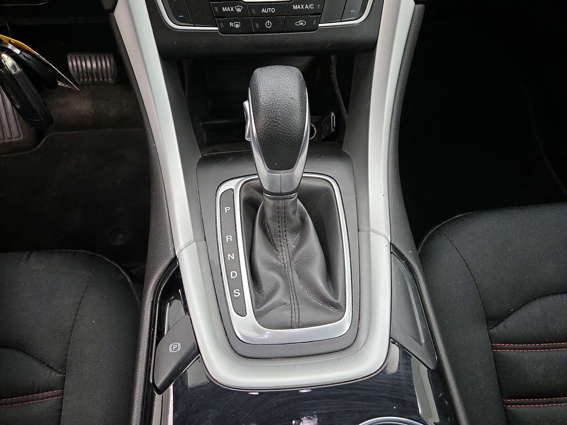 Thumbnail: 2016 Ford Fusion - 17