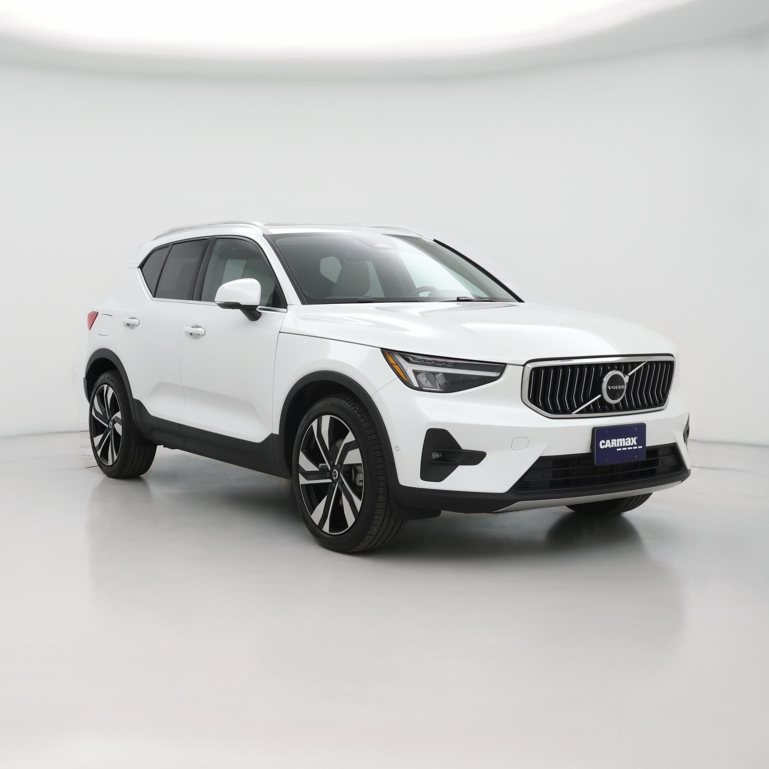 Thumbnail: 2023 Volvo XC40 - 1