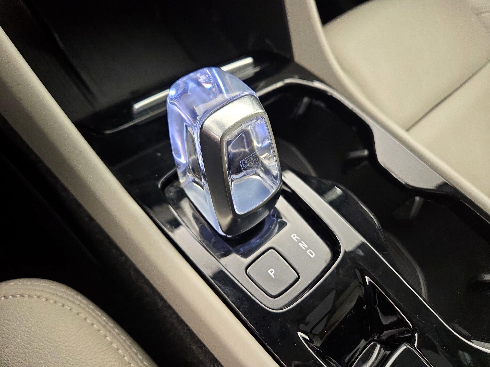 Thumbnail: 2023 Volvo XC40 - 16