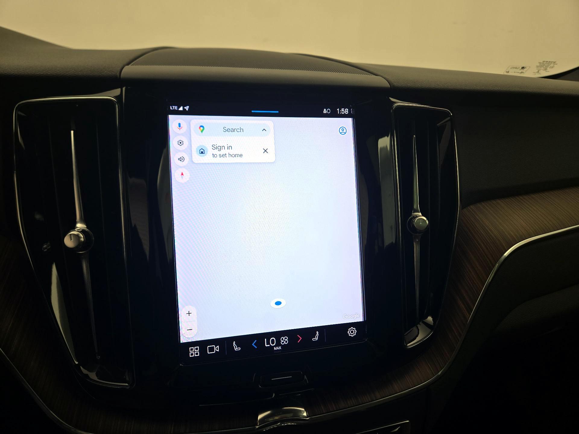 Thumbnail: 2022 Volvo XC60 - 14