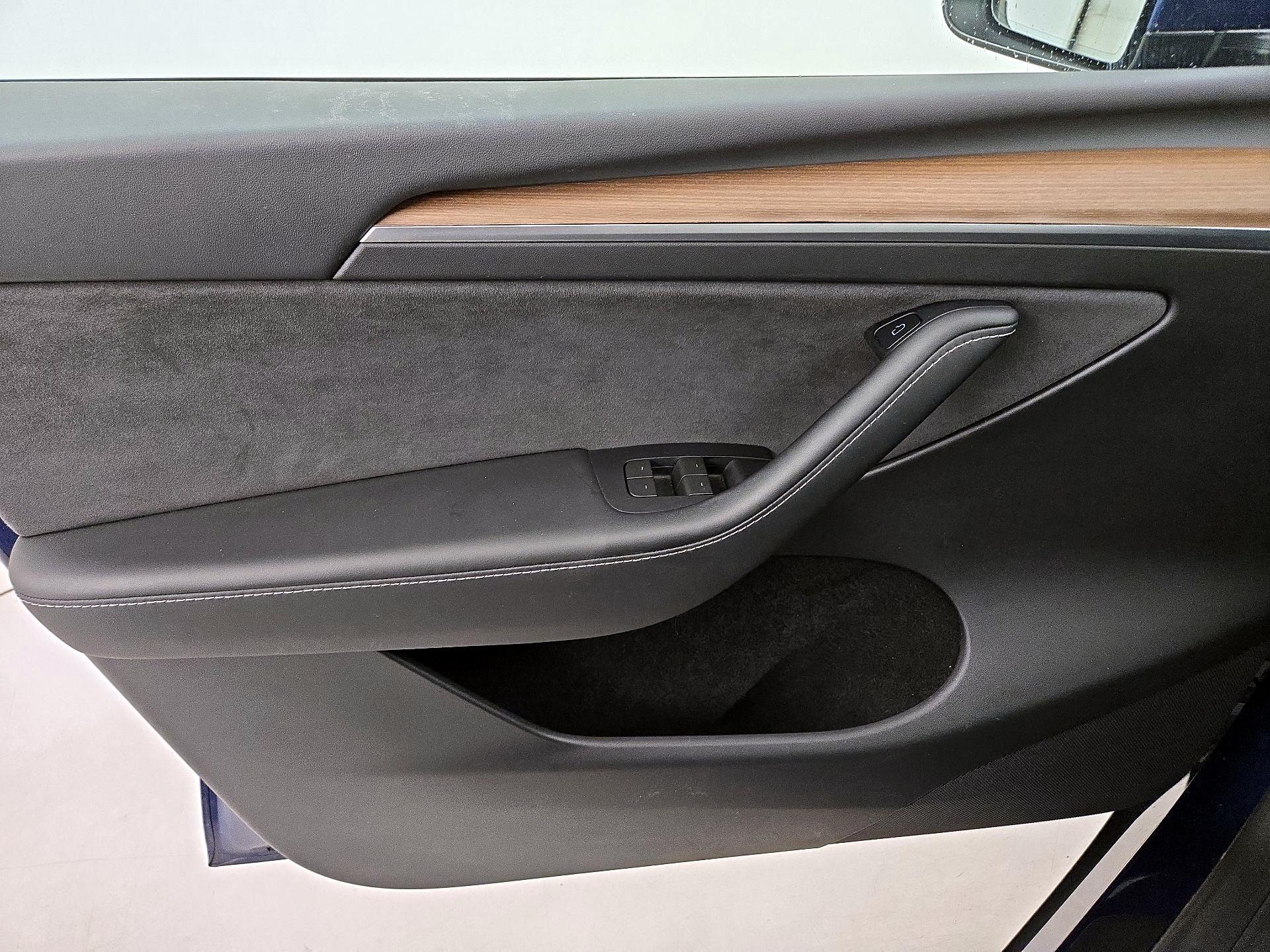 Thumbnail: 2023 Tesla Model Y - 12