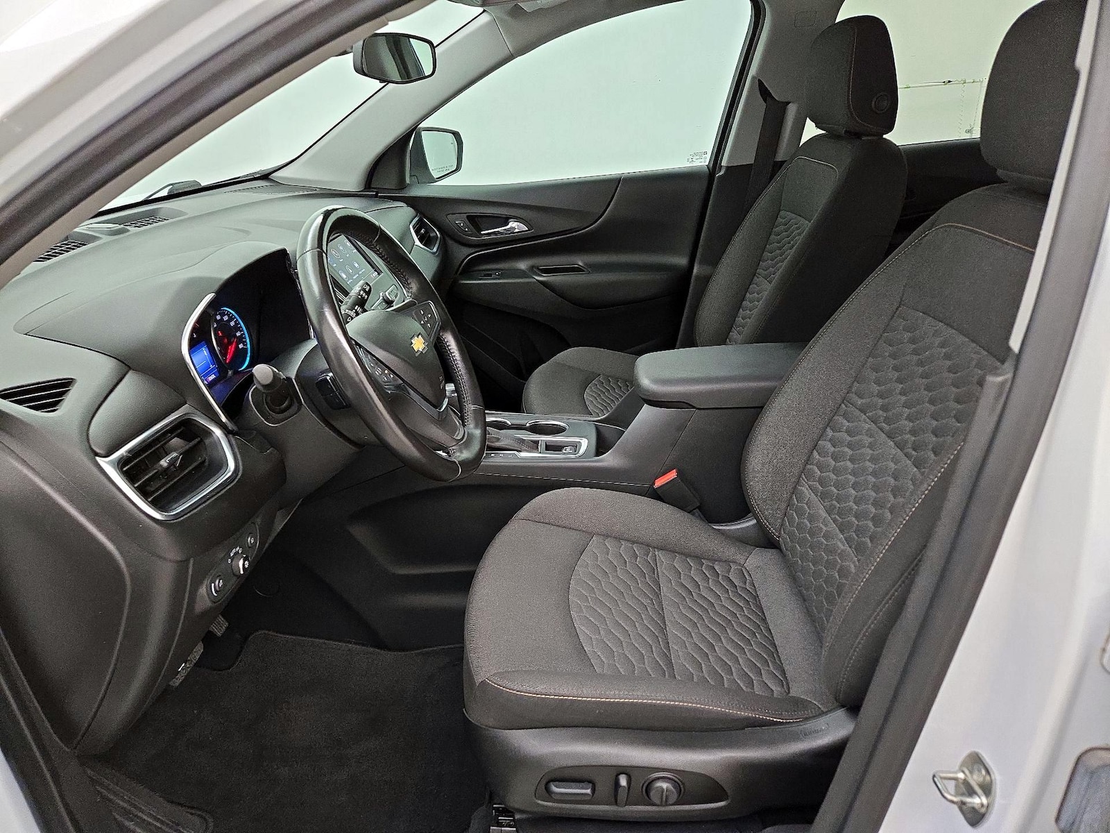 2020 Chevrolet Equinox LT - Photo 12