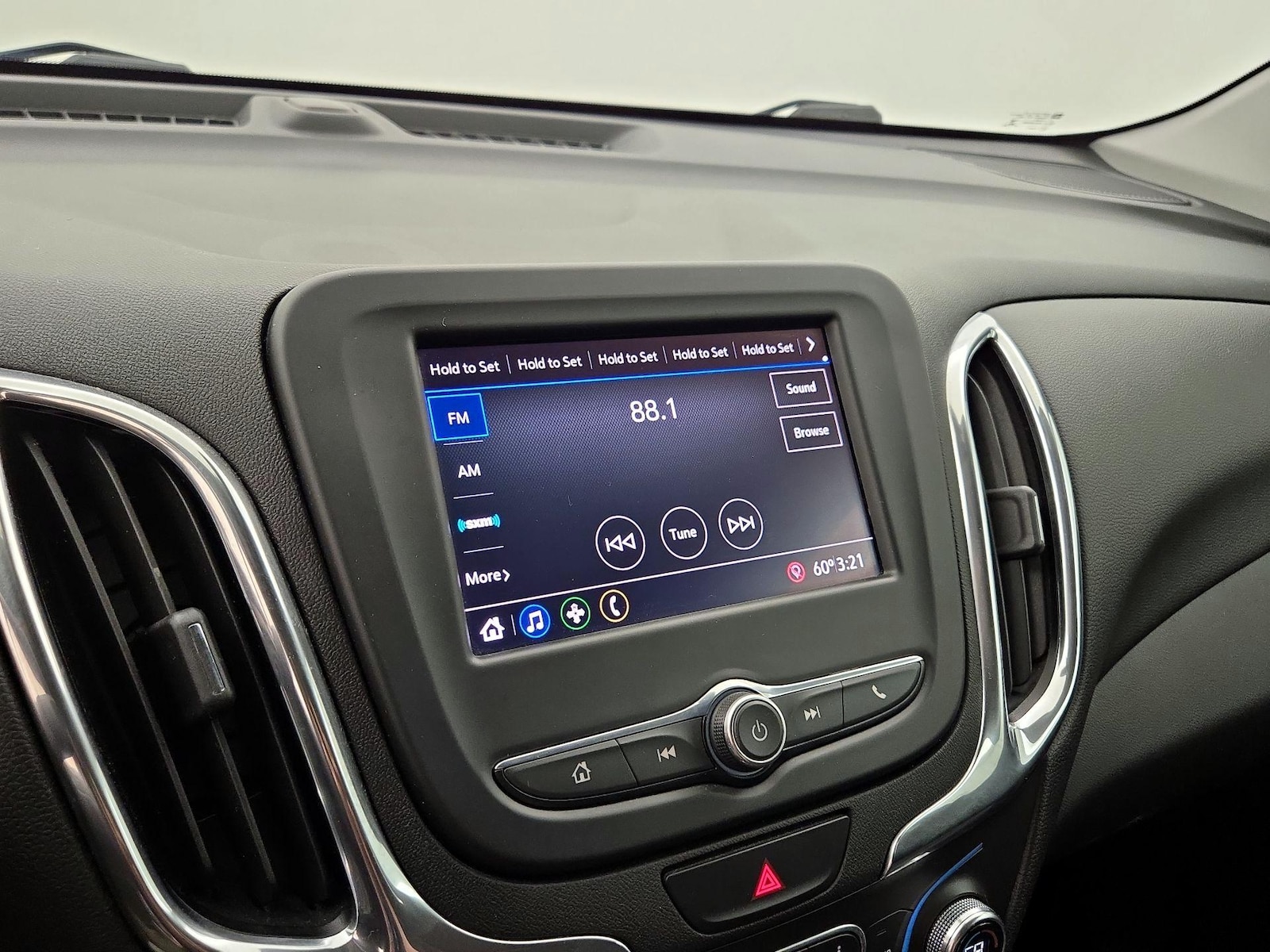 2020 Chevrolet Equinox LT - Photo 16