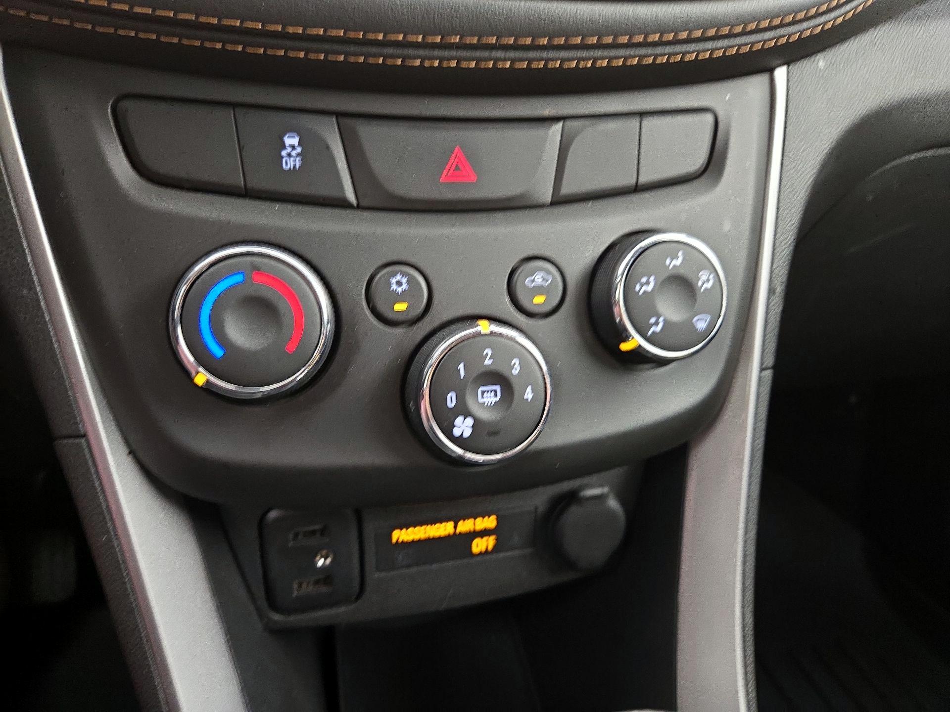 Thumbnail: 2020 Chevrolet Trax - 16
