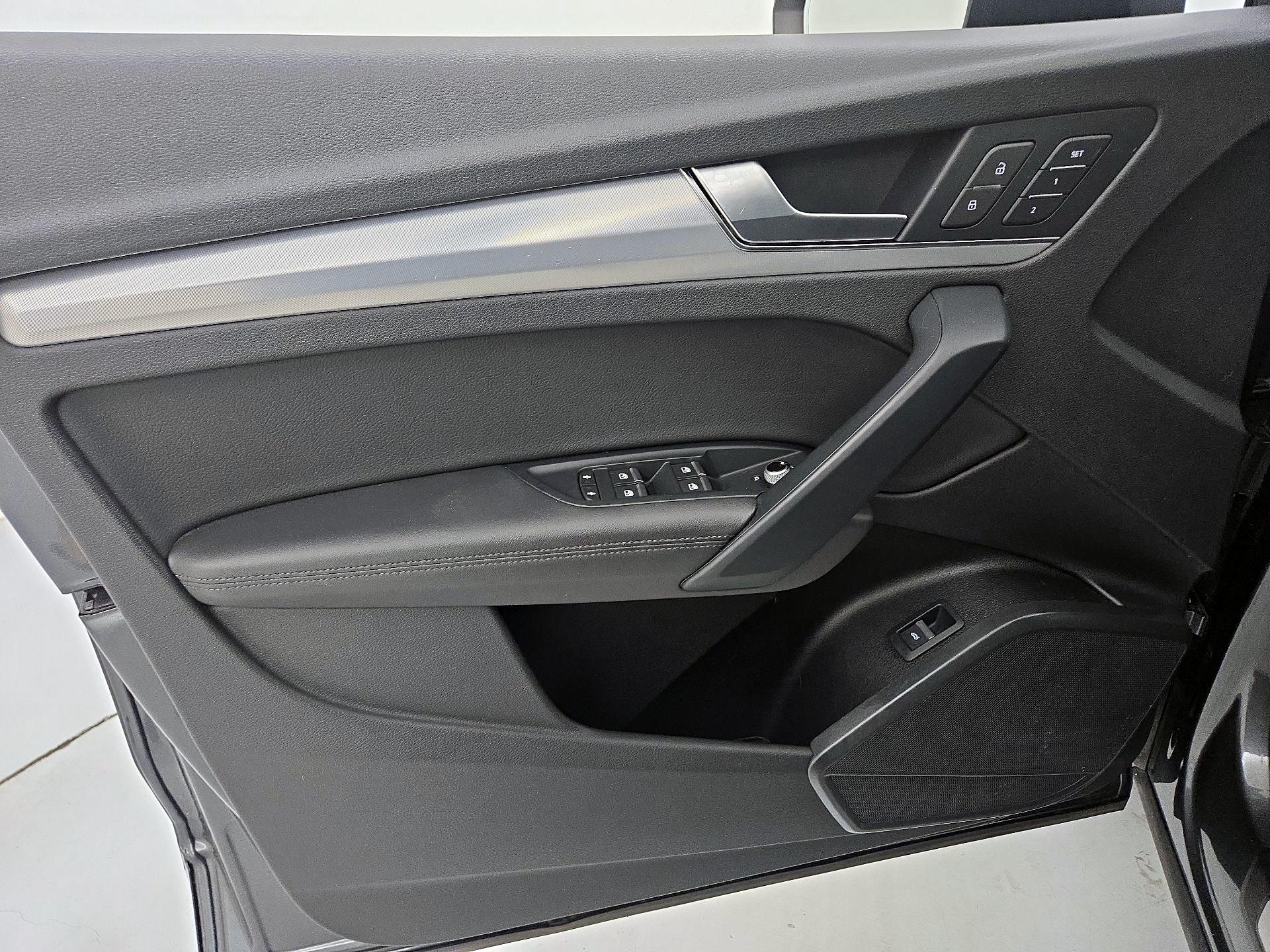 Thumbnail: 2020 Audi Q5 - 12