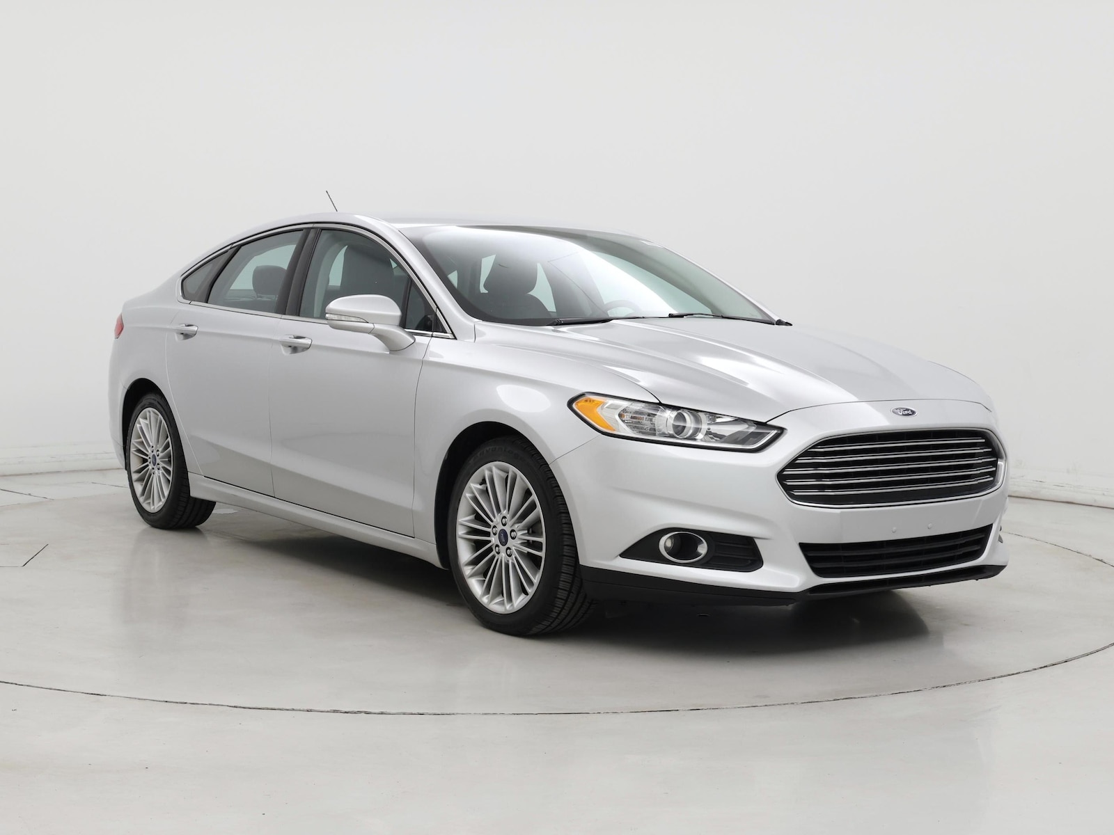 2015 Ford Fusion SE - Photo 2
