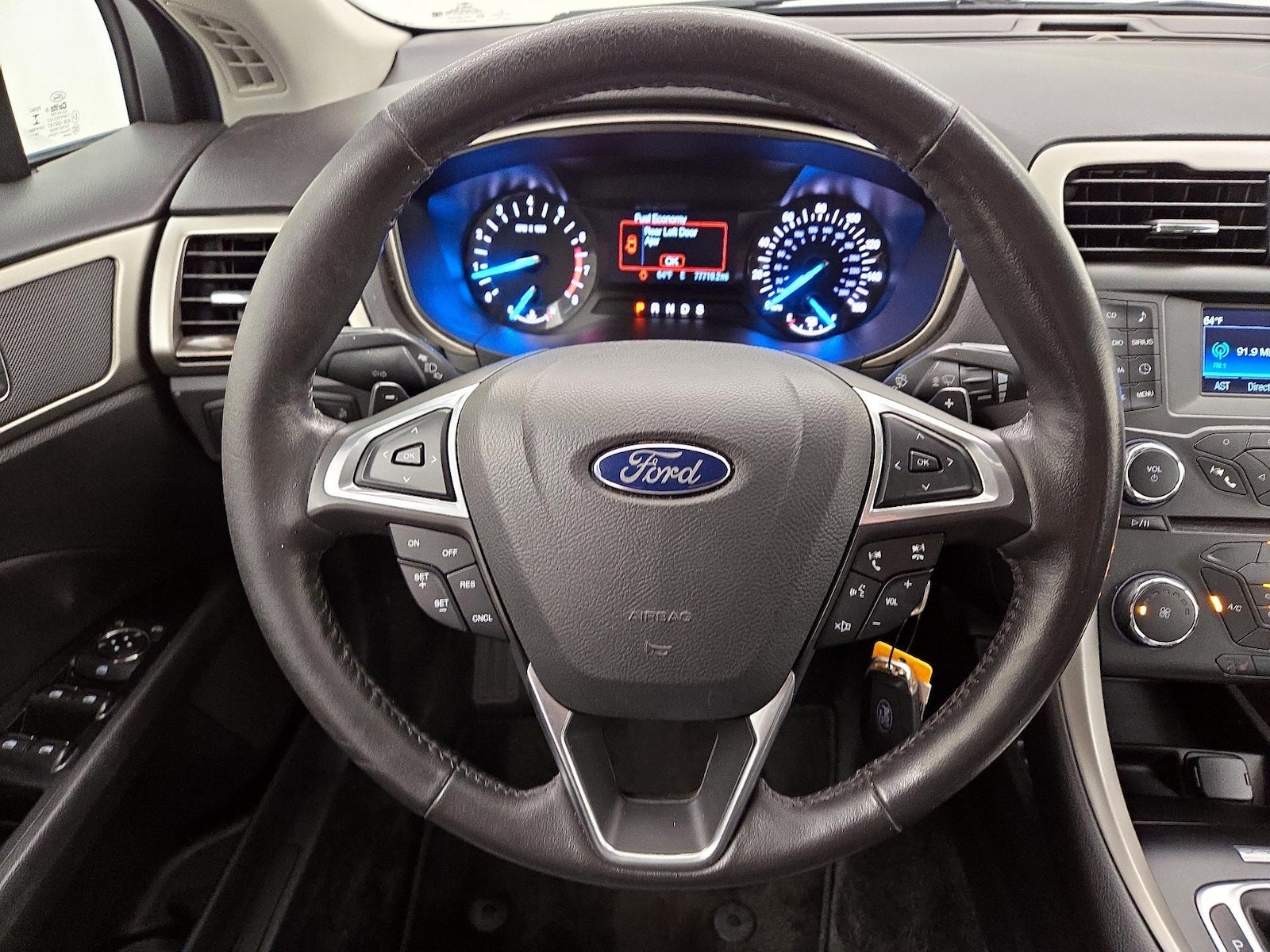 2015 Ford Fusion SE - Photo 11