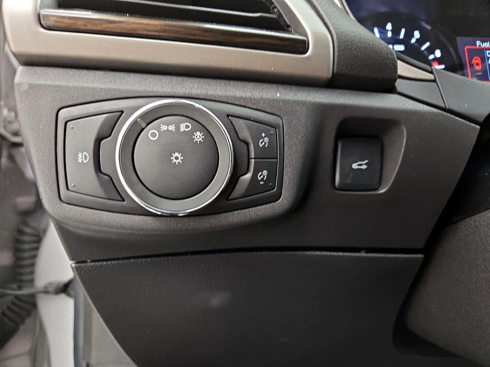 2015 Ford Fusion SE - Photo 14