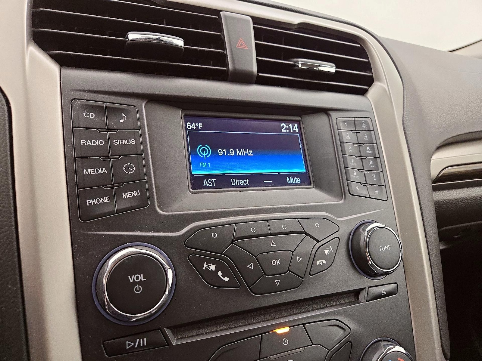 2015 Ford Fusion SE - Photo 16