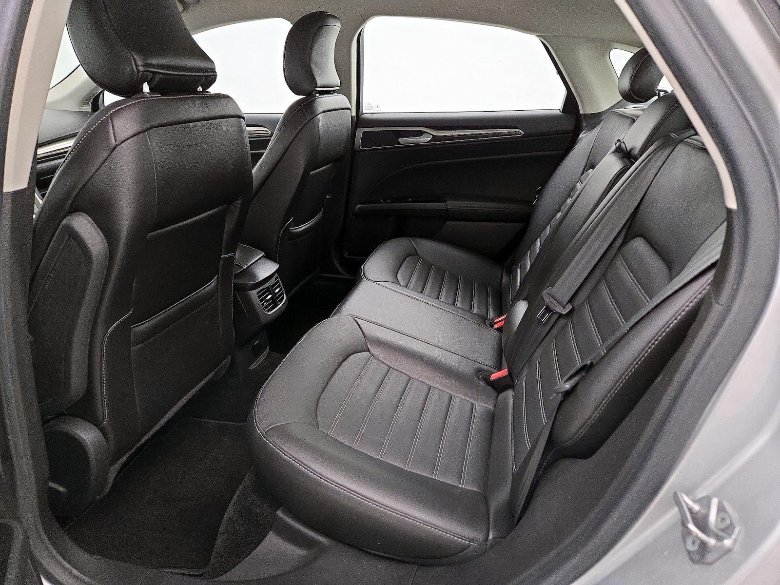 2015 Ford Fusion SE - Photo 20