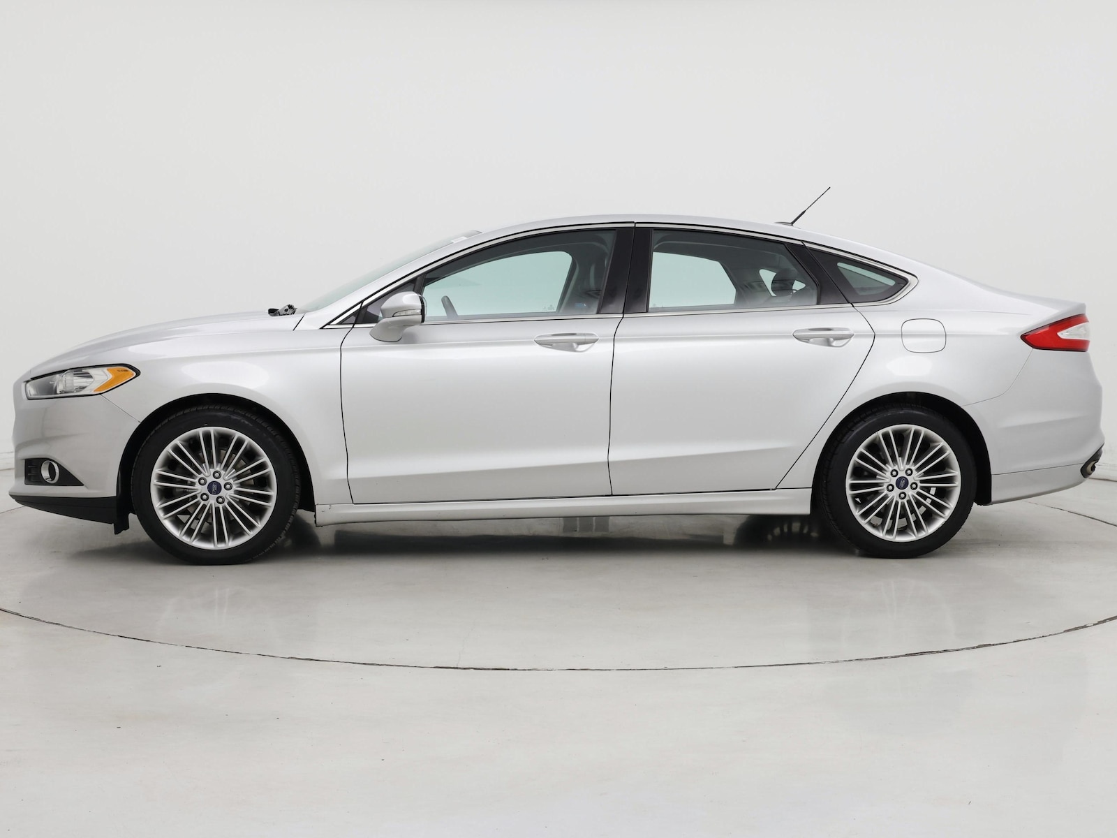 2015 Ford Fusion SE - Photo 4