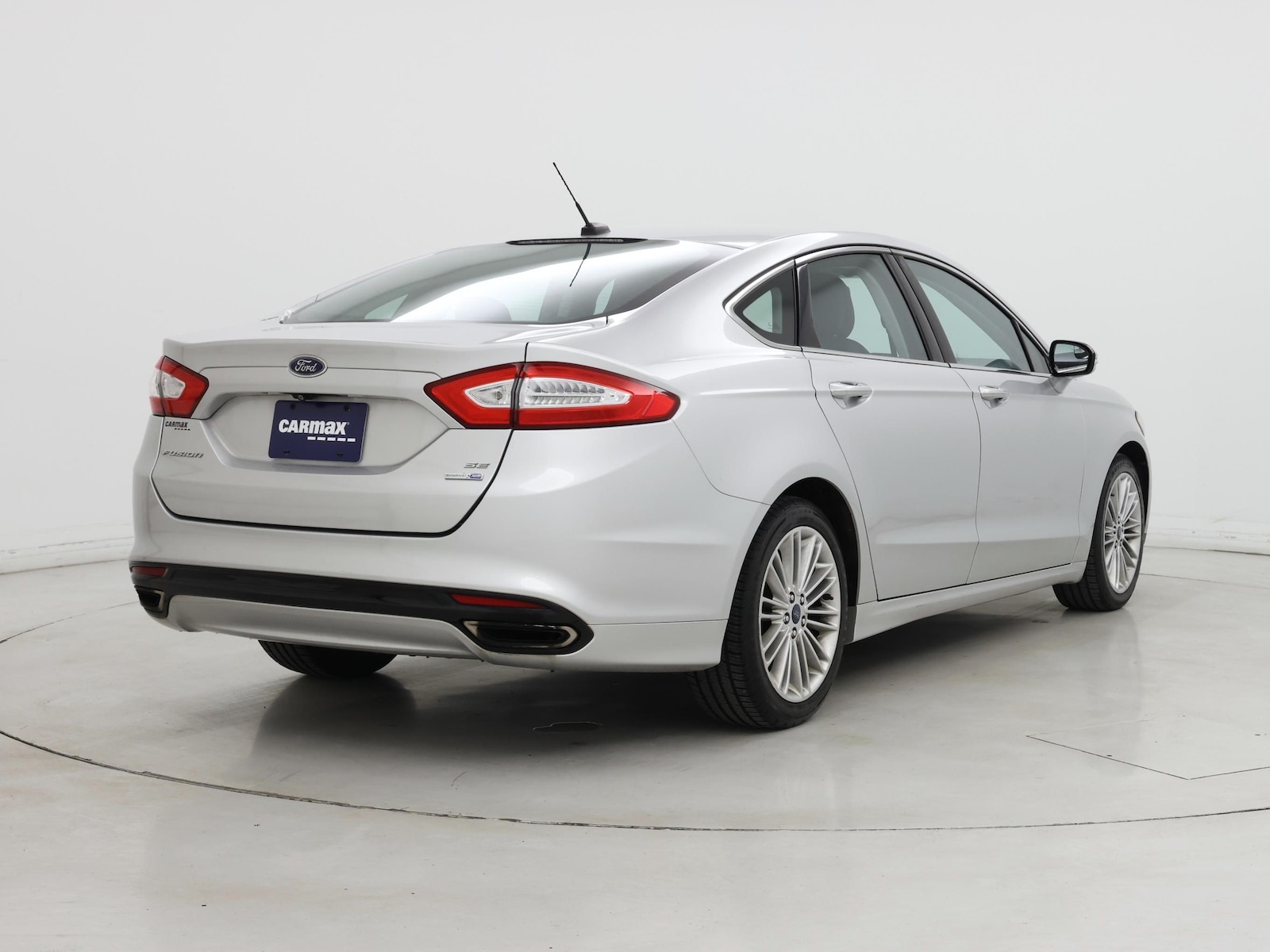 2015 Ford Fusion SE - Photo 9