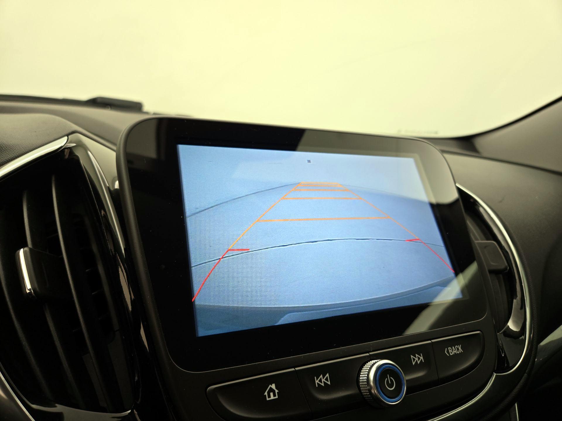 Thumbnail: 2017 Chevrolet Volt - 14