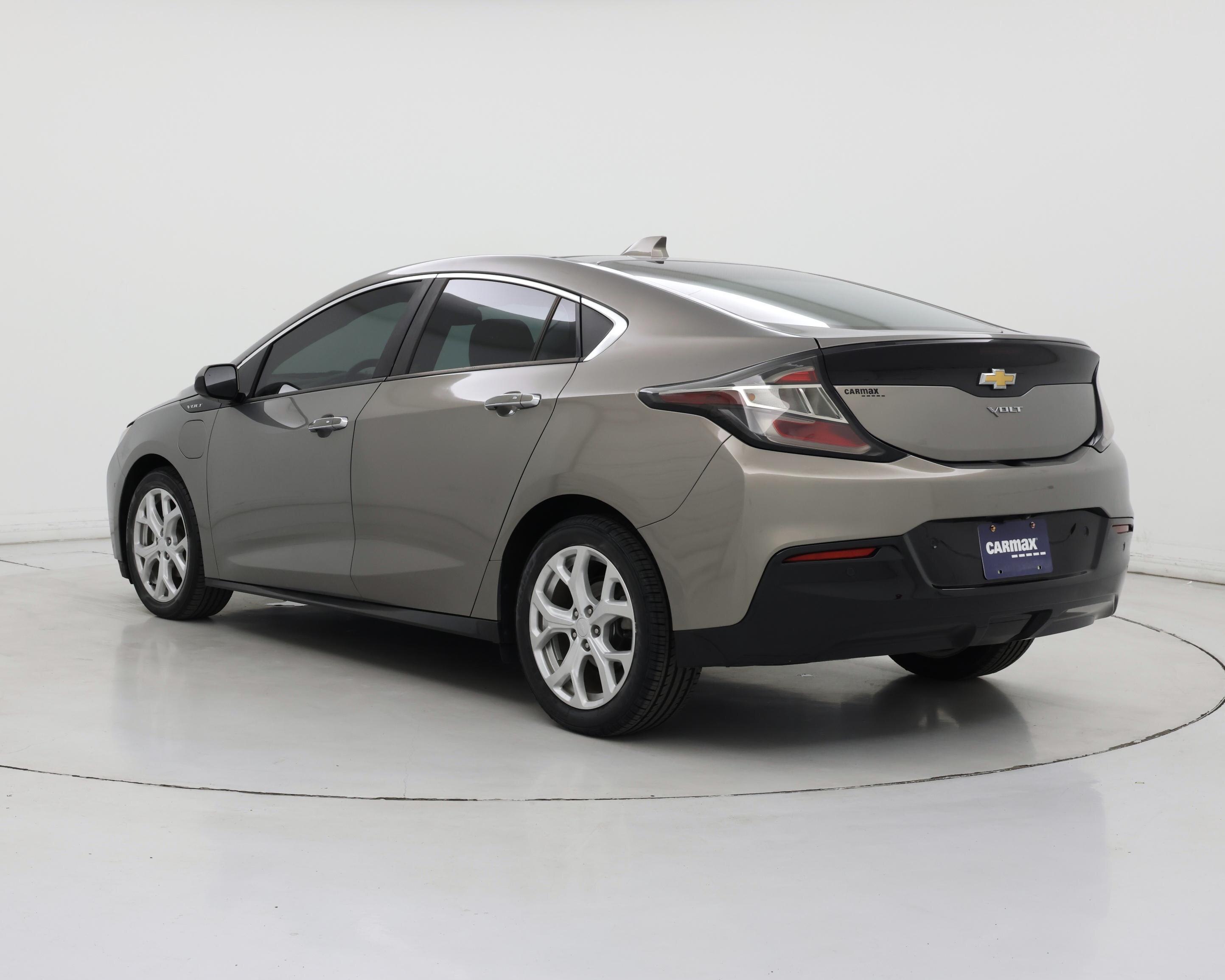Thumbnail: 2017 Chevrolet Volt - 2