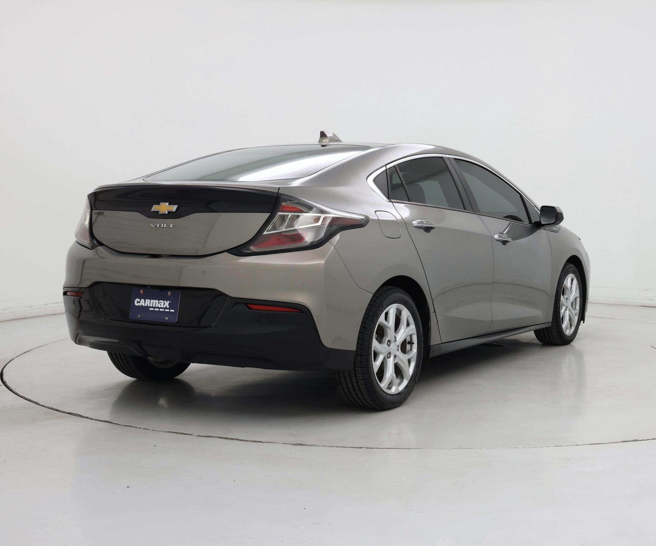 Thumbnail: 2017 Chevrolet Volt - 8