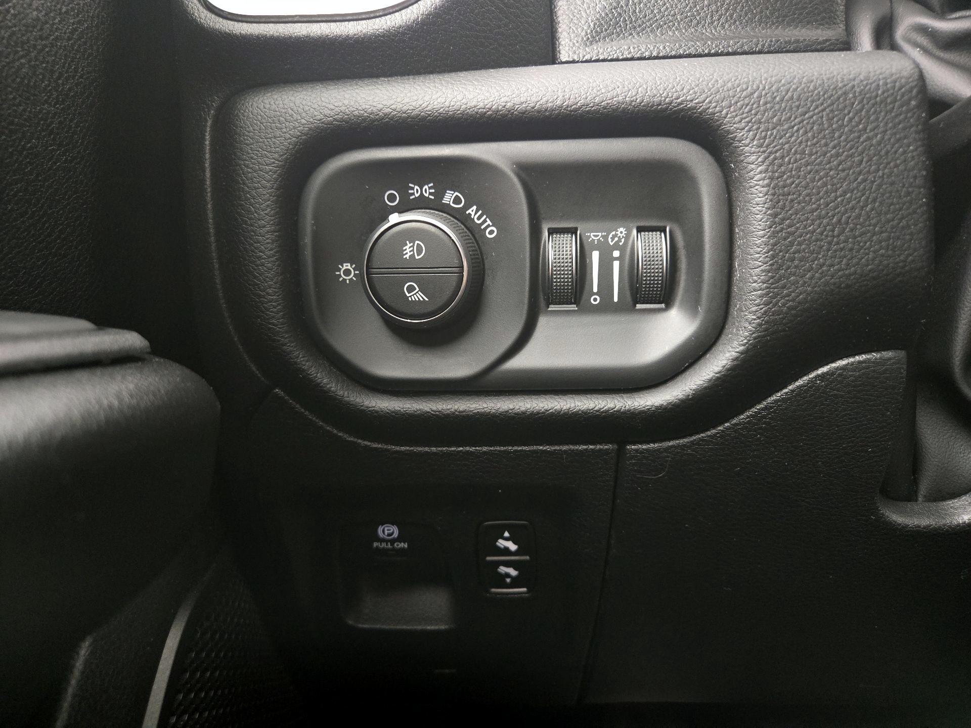 Thumbnail: 2025 RAM 1500 - 13