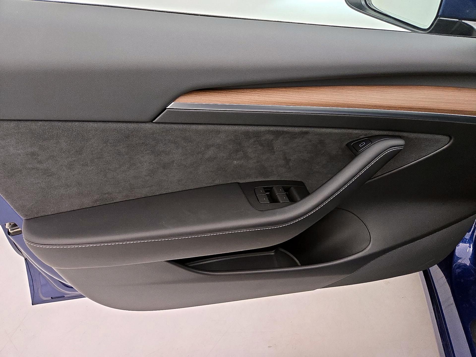 Thumbnail: 2021 Tesla Model 3 - 12
