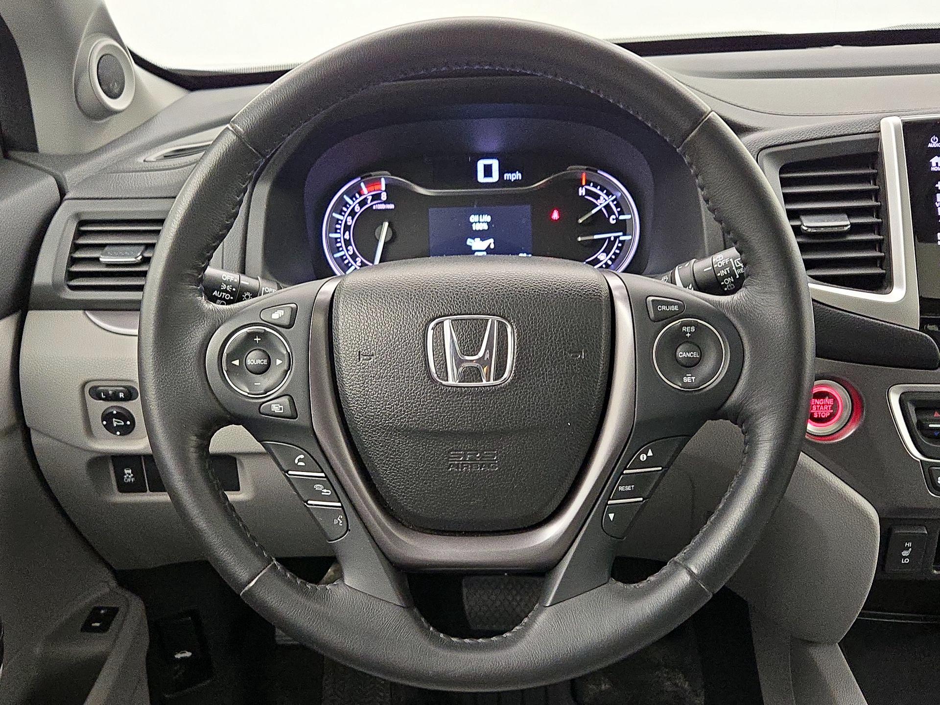 Thumbnail: 2017 Honda Pilot - 10
