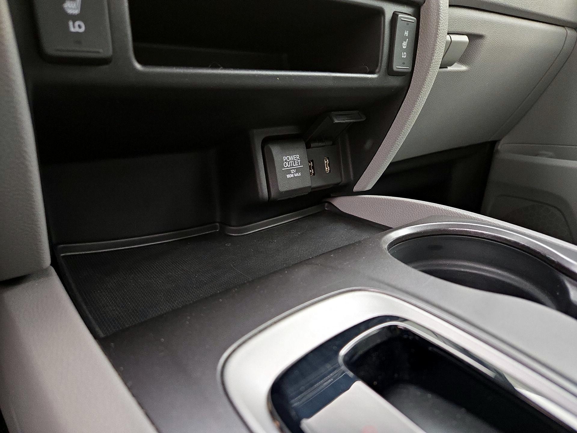 Thumbnail: 2017 Honda Pilot - 18
