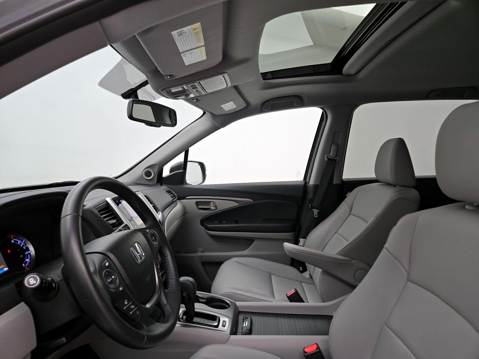 Thumbnail: 2017 Honda Pilot - 19