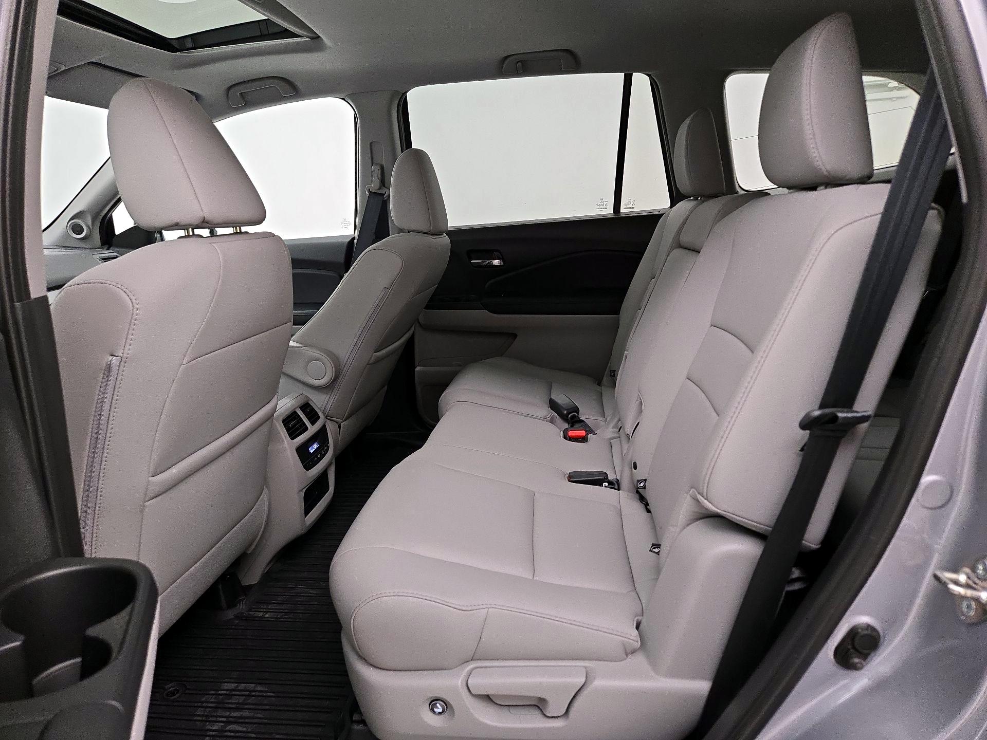 Thumbnail: 2017 Honda Pilot - 20