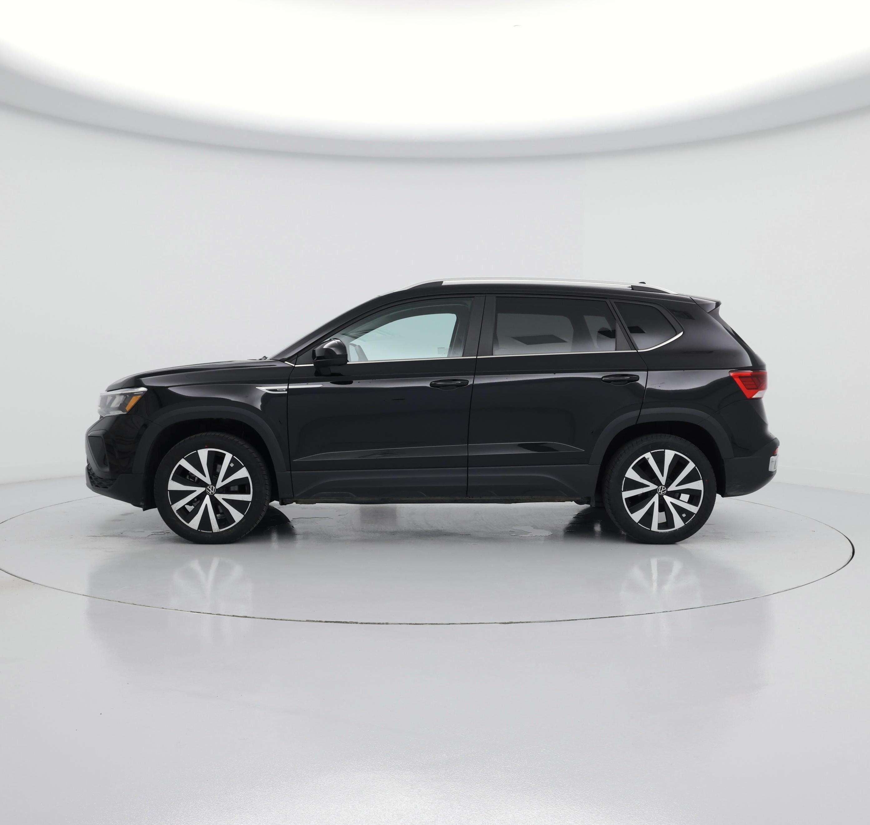 Thumbnail: 2022 Volkswagen Taos - 3