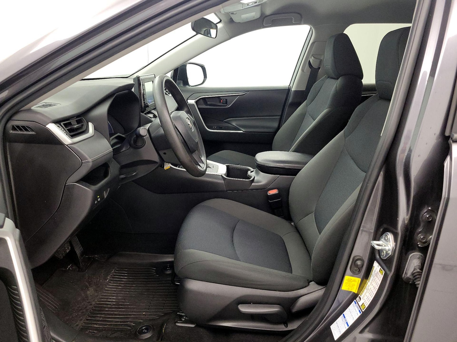 2022 Toyota RAV4 LE - Photo 12
