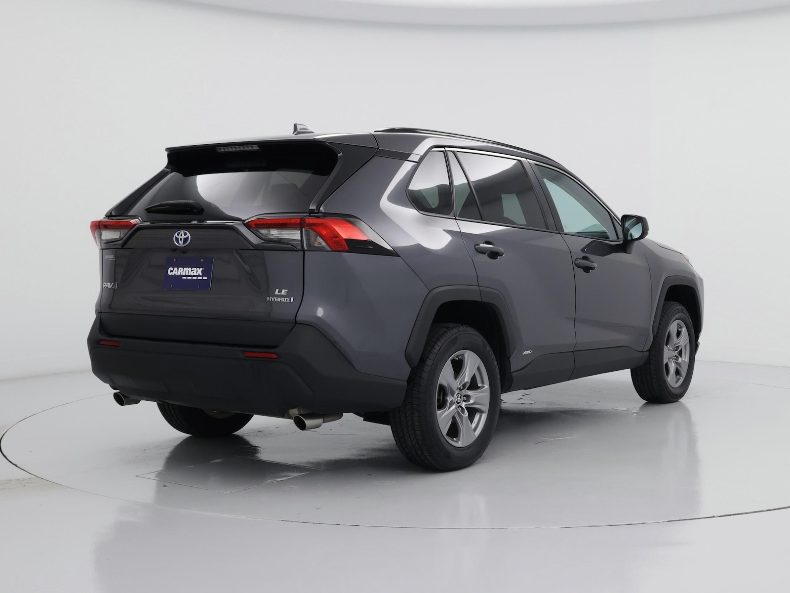 2022 Toyota RAV4 LE - Photo 9
