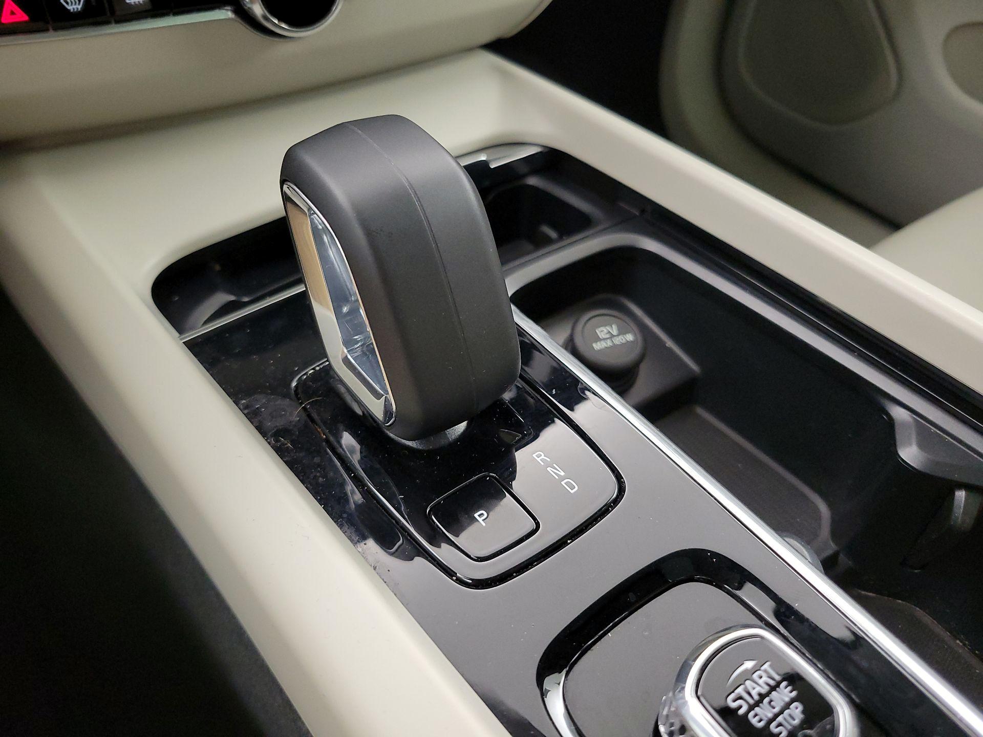 Thumbnail: 2023 Volvo XC60 - 18