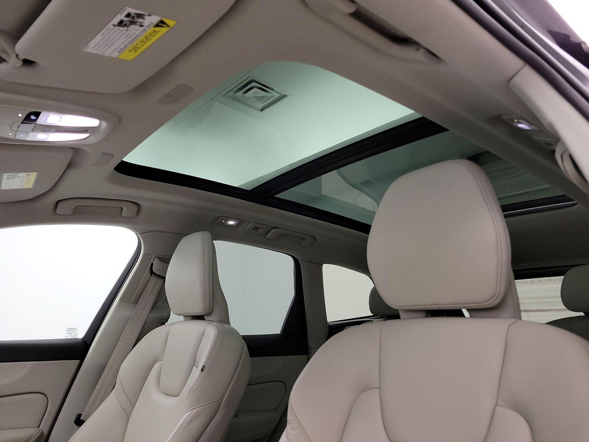 Thumbnail: 2023 Volvo XC60 - 20