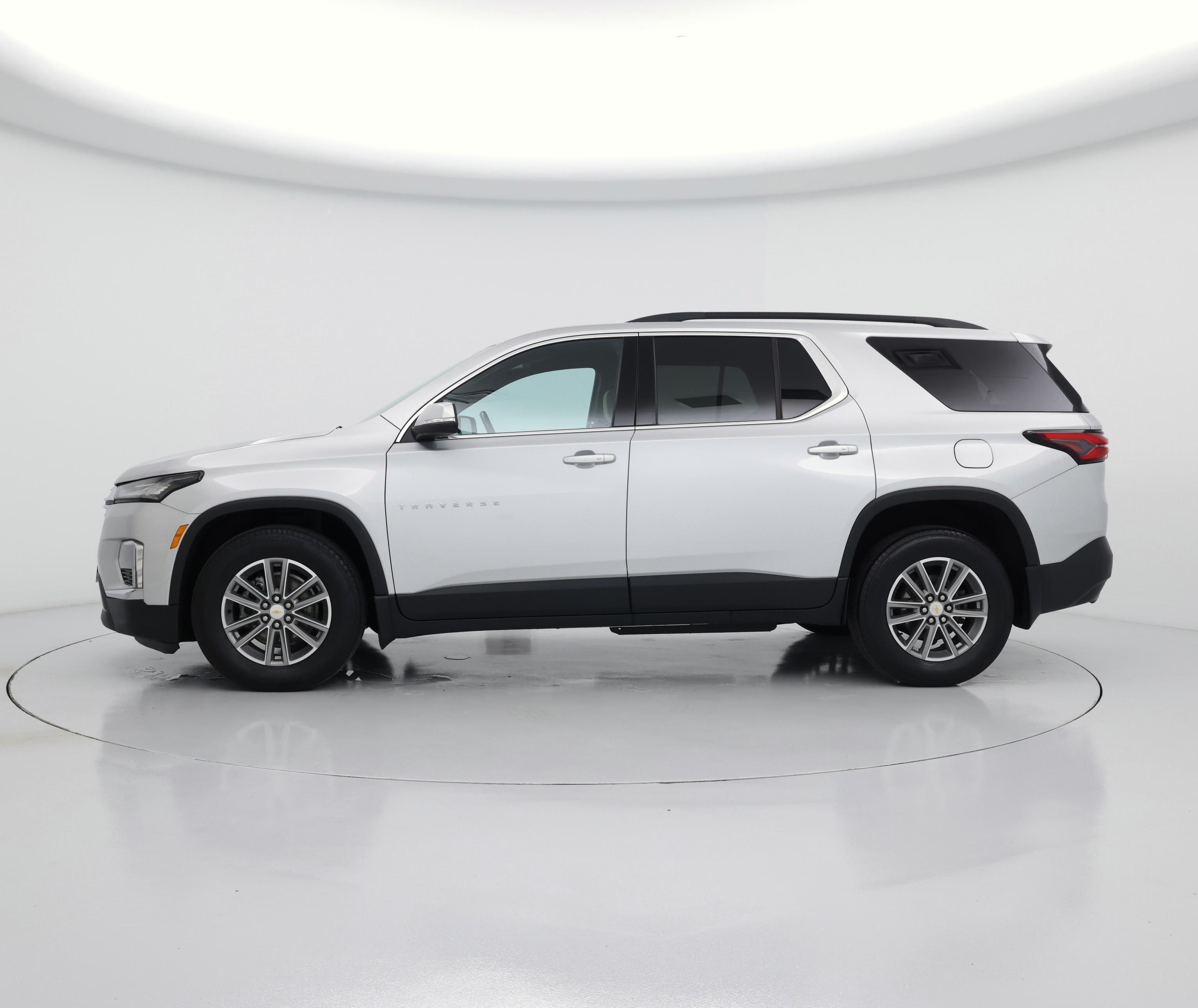 Thumbnail: 2022 Chevrolet Traverse - 3