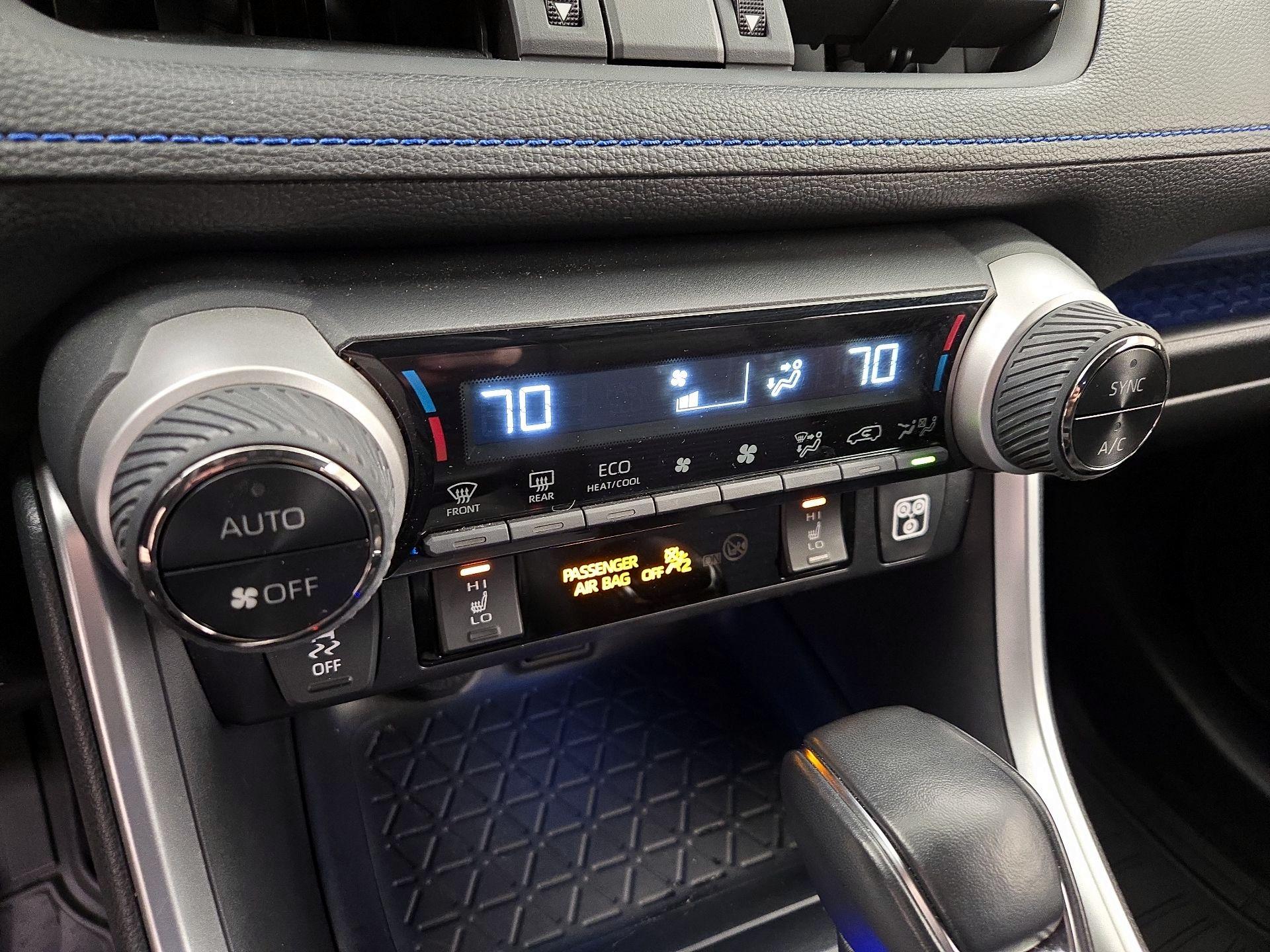 Thumbnail: 2020 Toyota RAV4 - 16