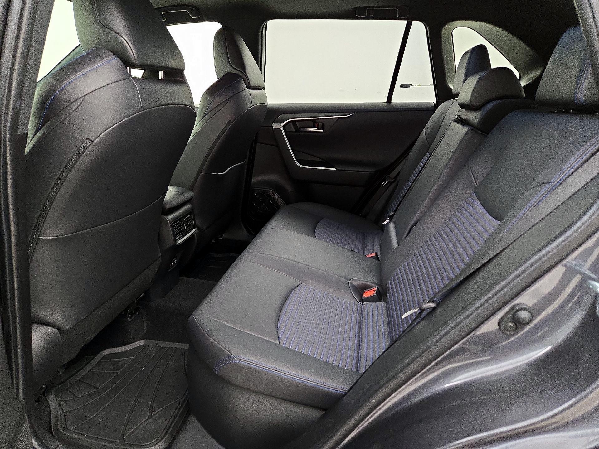Thumbnail: 2020 Toyota RAV4 - 20