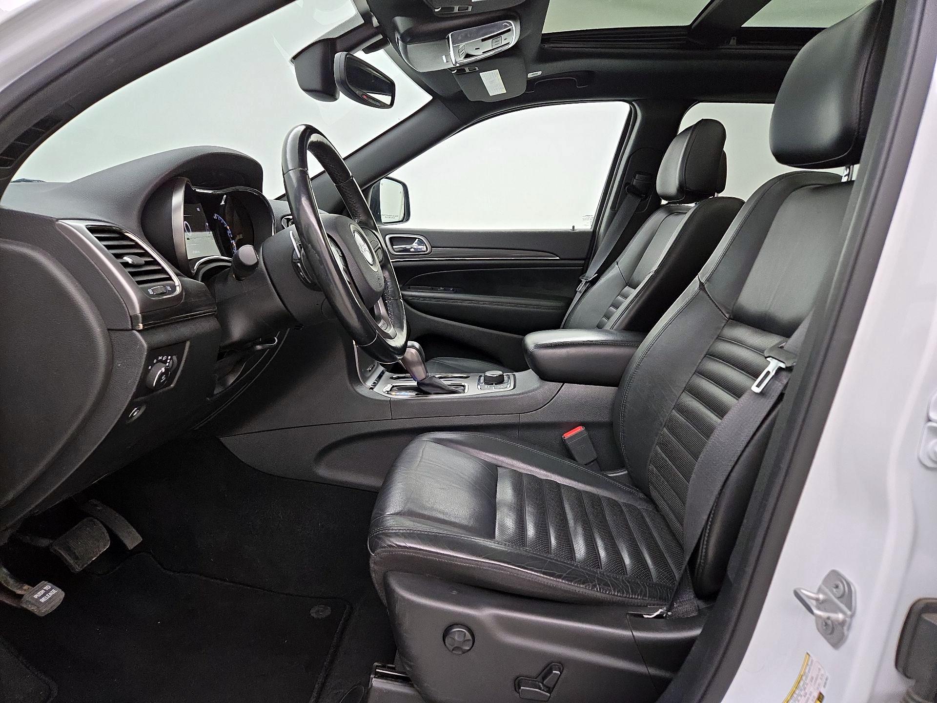 Thumbnail: 2019 Jeep Grand Cherokee - 11