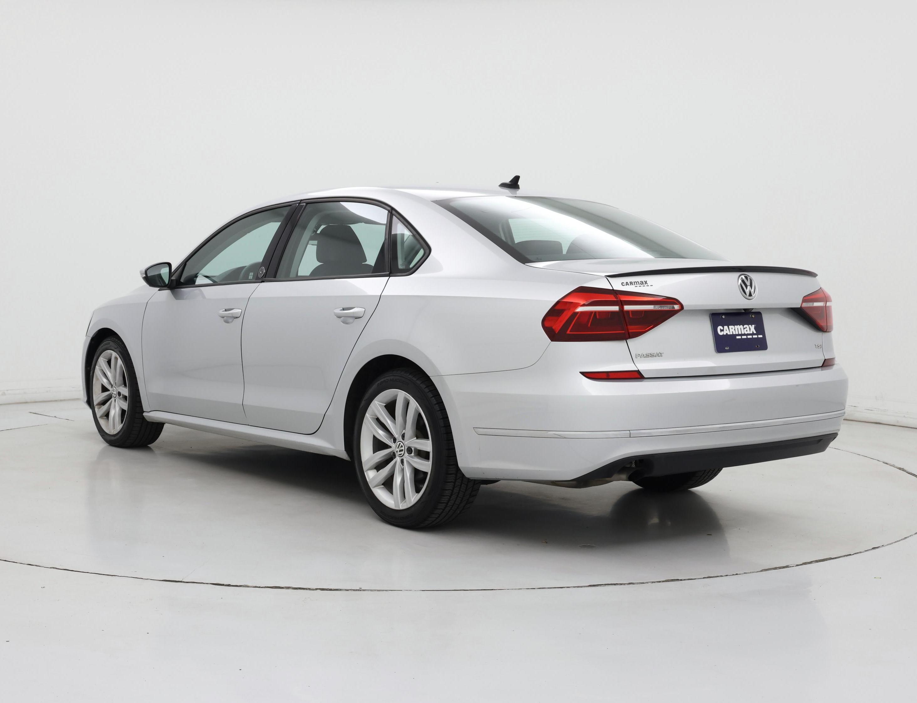 Thumbnail: 2019 Volkswagen Passat - 2