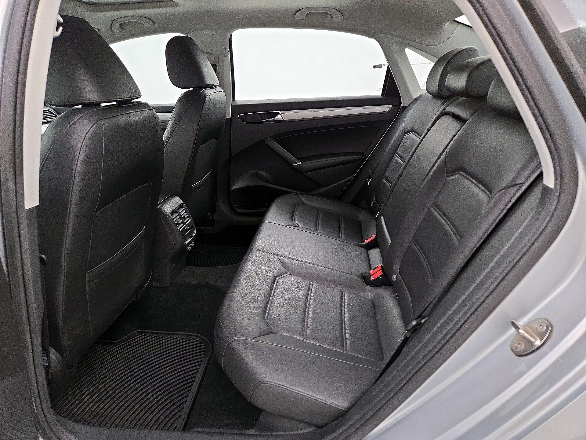 Thumbnail: 2019 Volkswagen Passat - 20