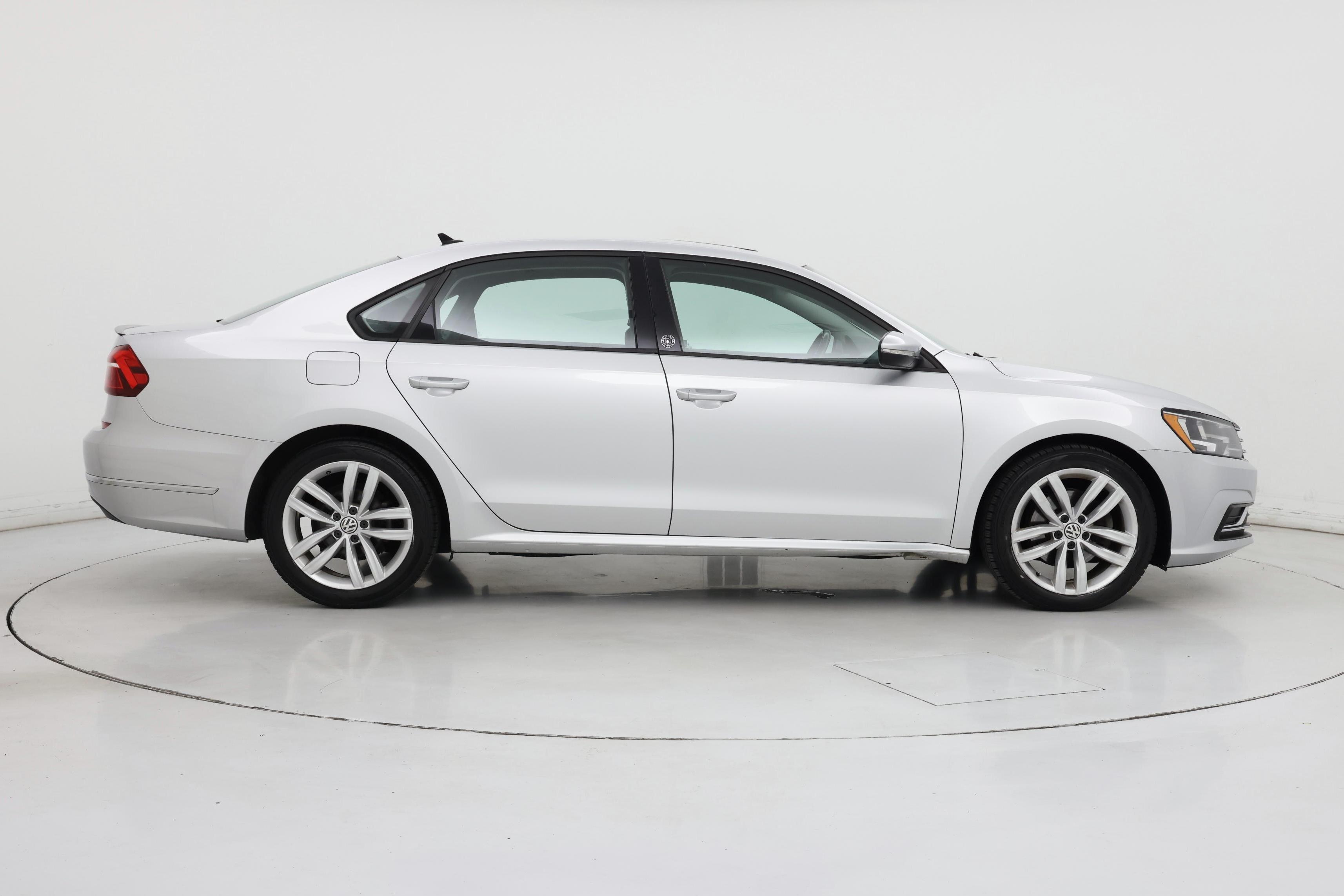 Thumbnail: 2019 Volkswagen Passat - 7