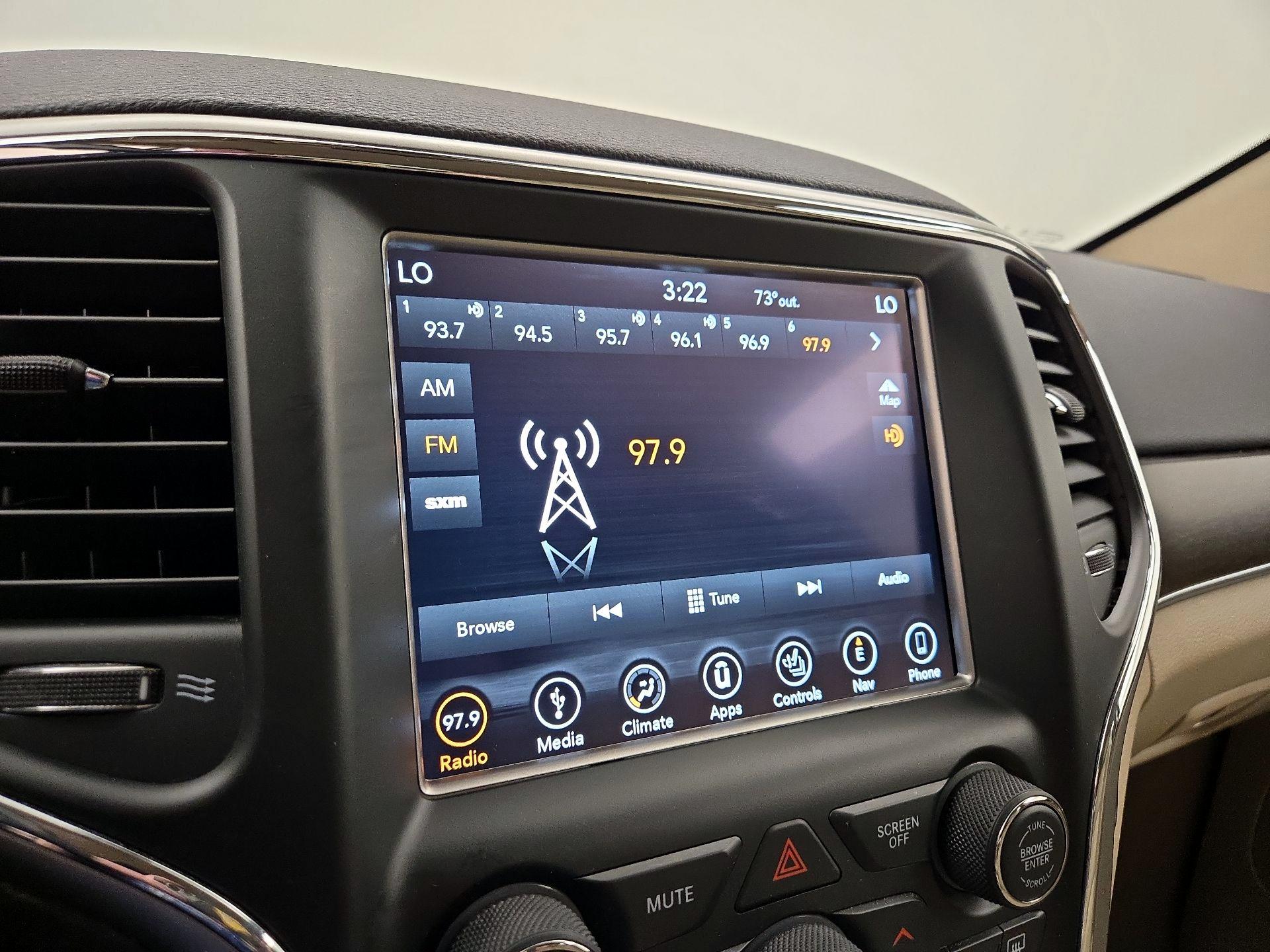 Thumbnail: 2018 Jeep Grand Cherokee - 16