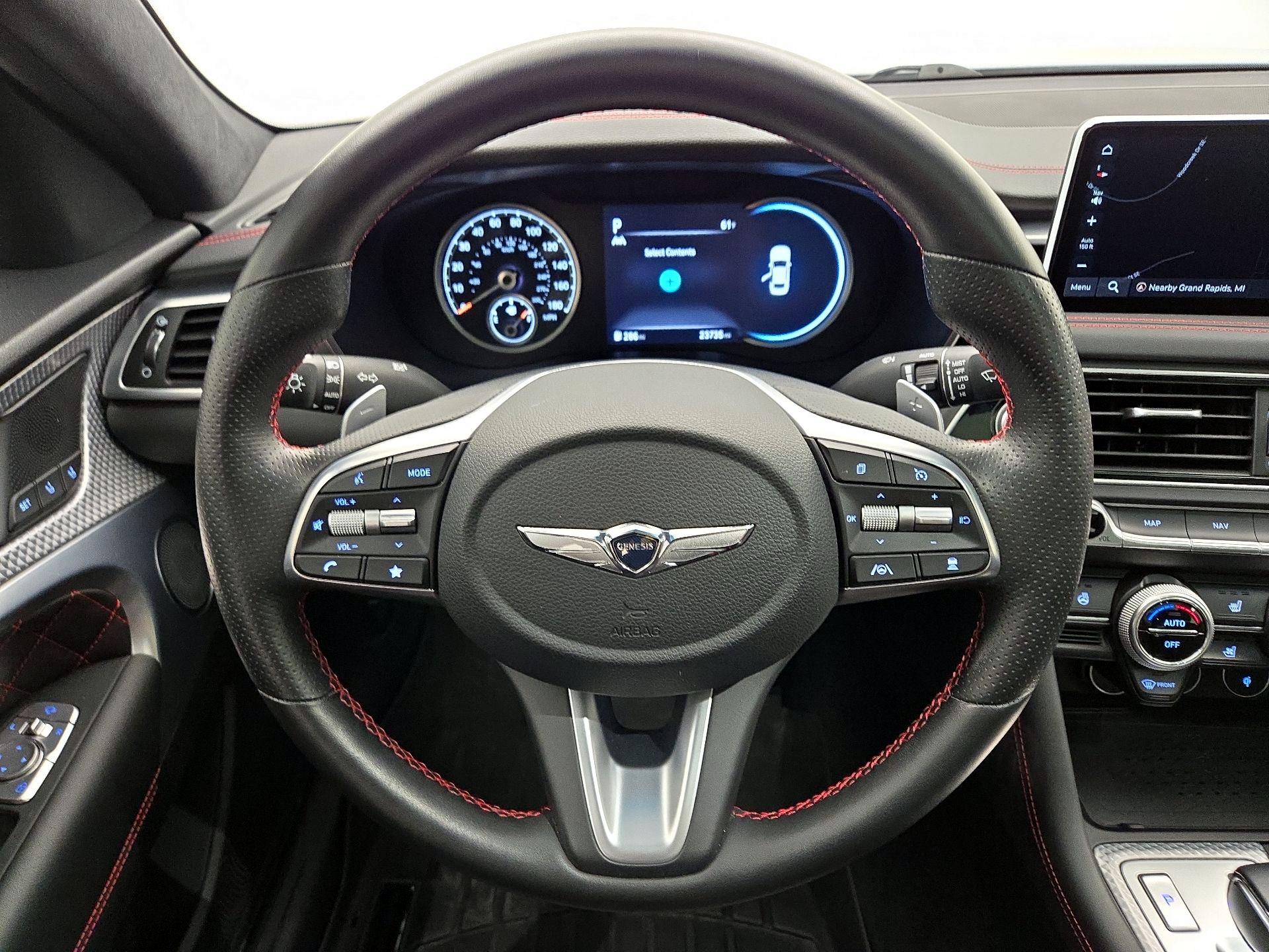 Thumbnail: 2022 Genesis G70 - 10