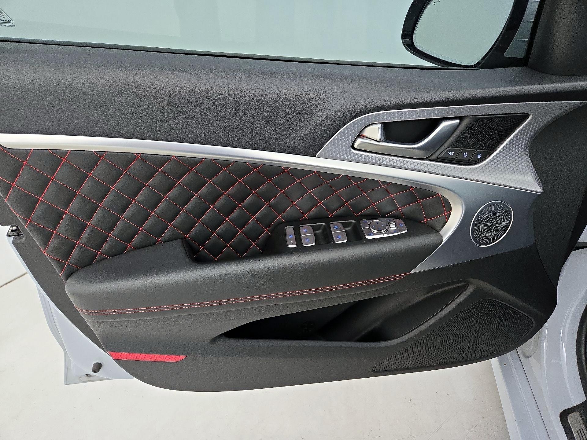 Thumbnail: 2022 Genesis G70 - 12