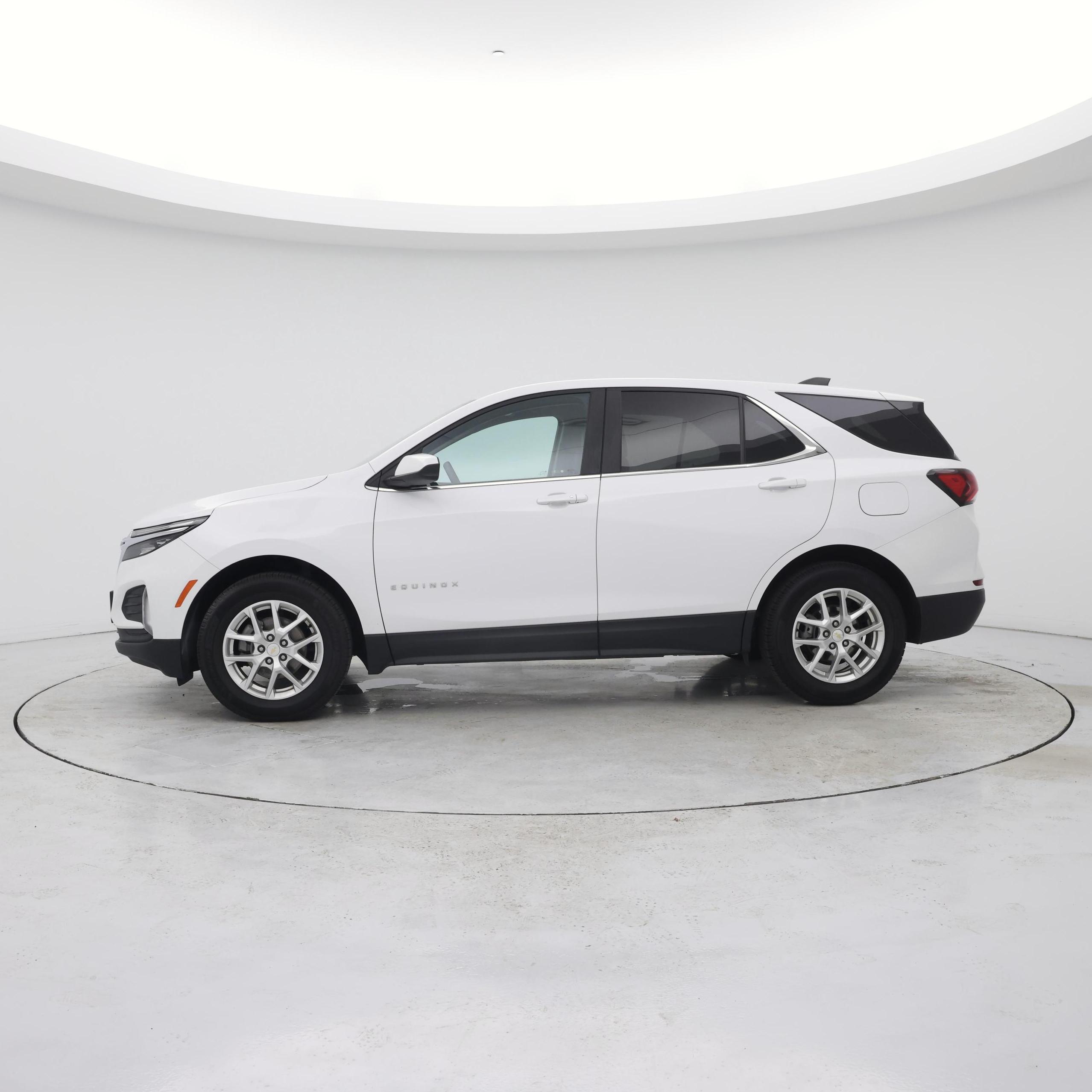 Thumbnail: 2022 Chevrolet Equinox - 3