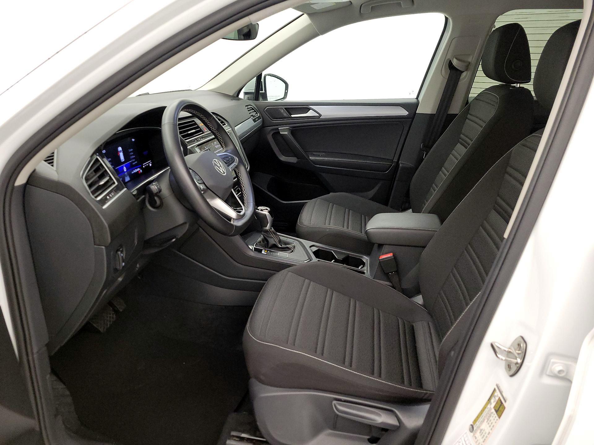 Thumbnail: 2024 Volkswagen Tiguan - 11