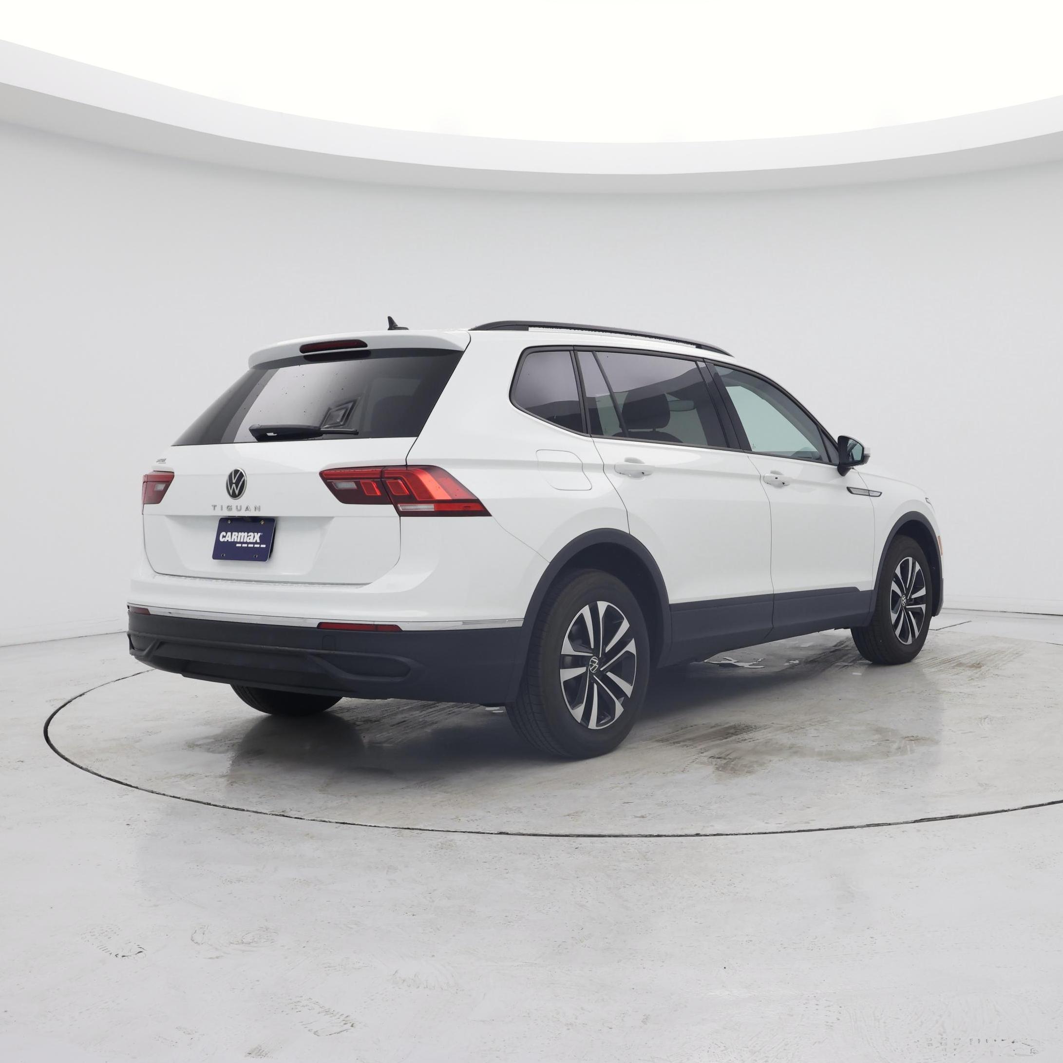 Thumbnail: 2024 Volkswagen Tiguan - 8