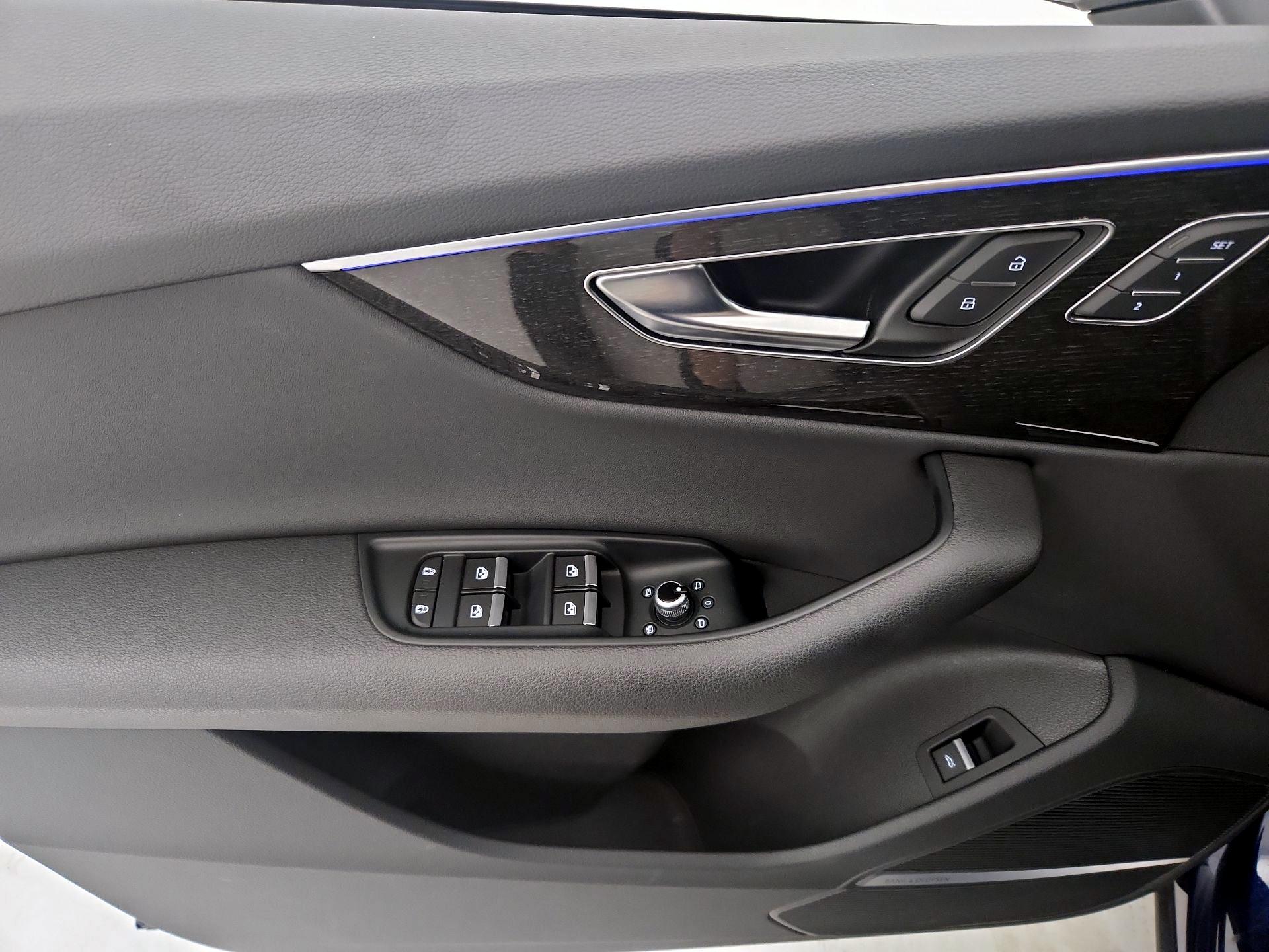 Thumbnail: 2022 Audi Q7 - 12