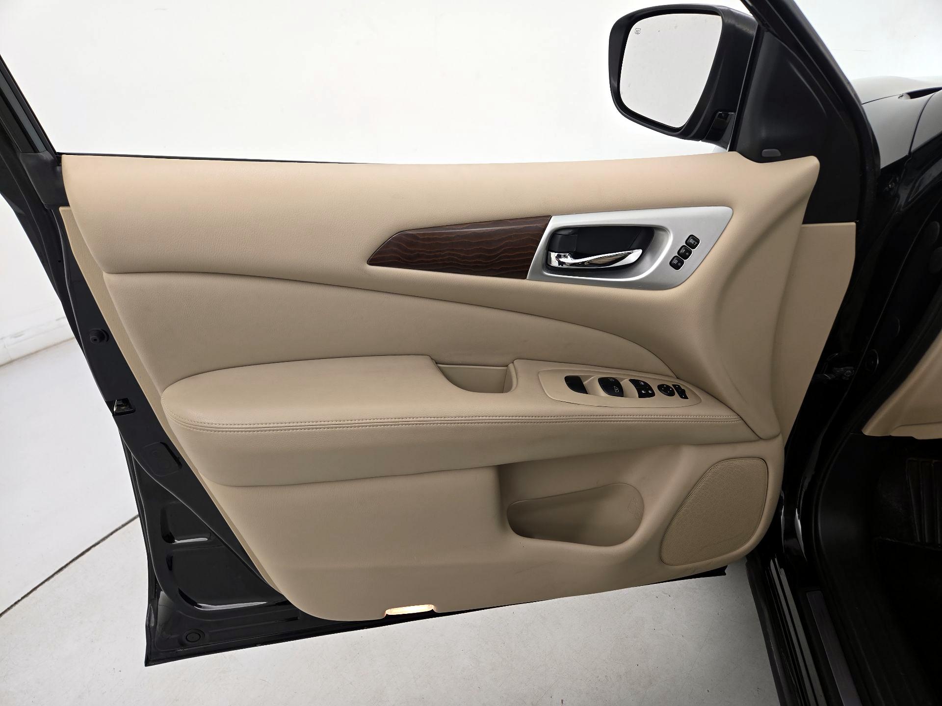 Thumbnail: 2020 Nissan Pathfinder - 12