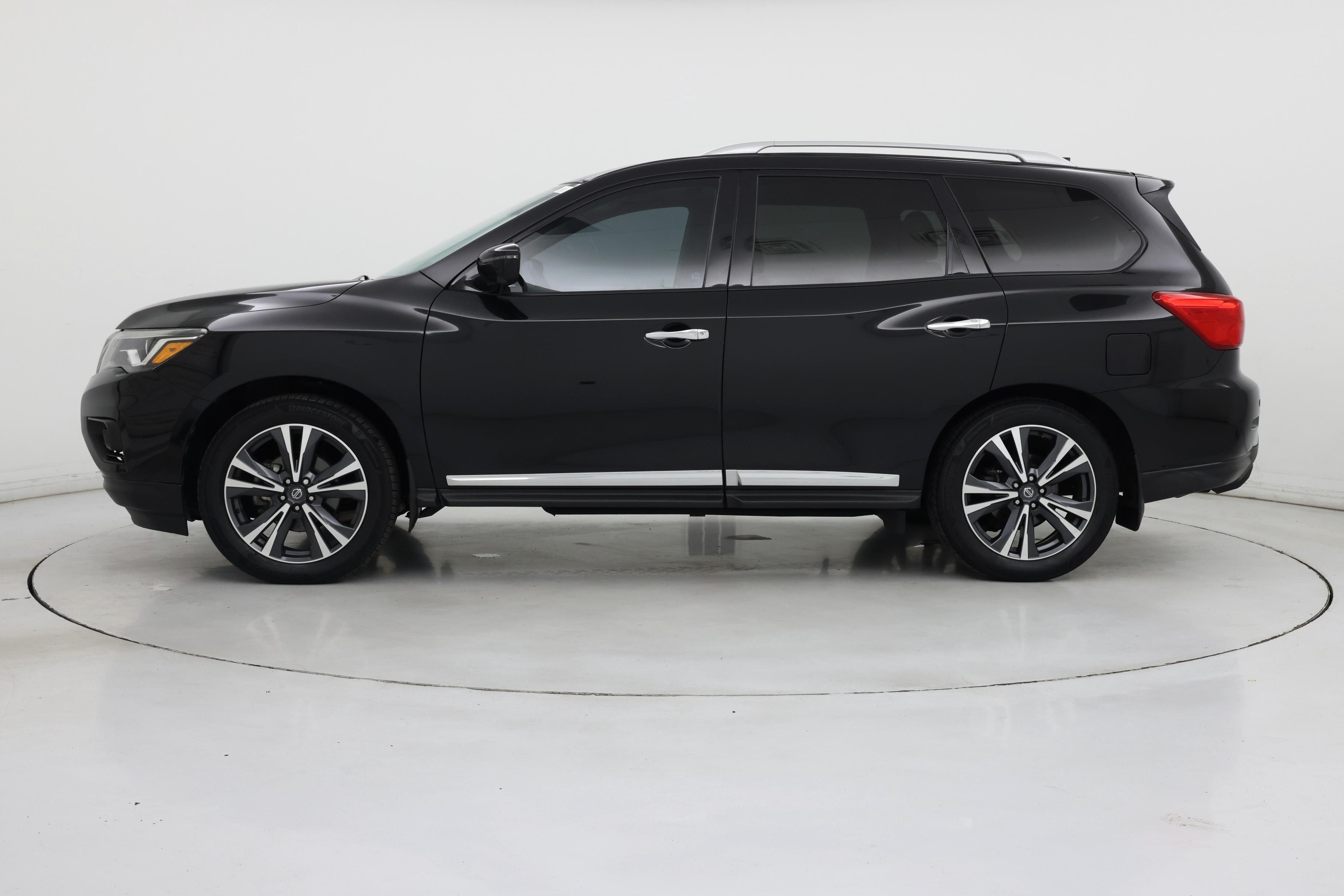 Thumbnail: 2020 Nissan Pathfinder - 3