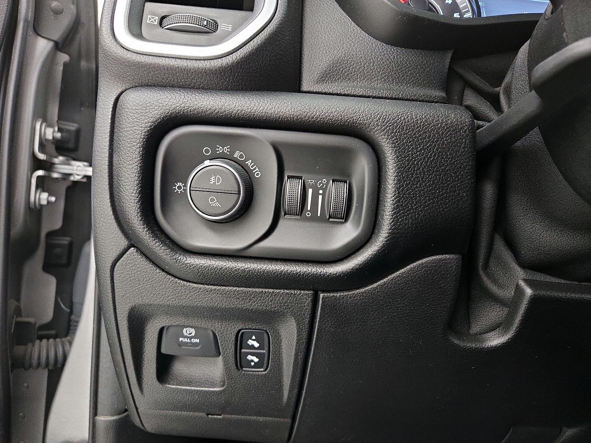 Thumbnail: 2019 RAM 1500 - 13